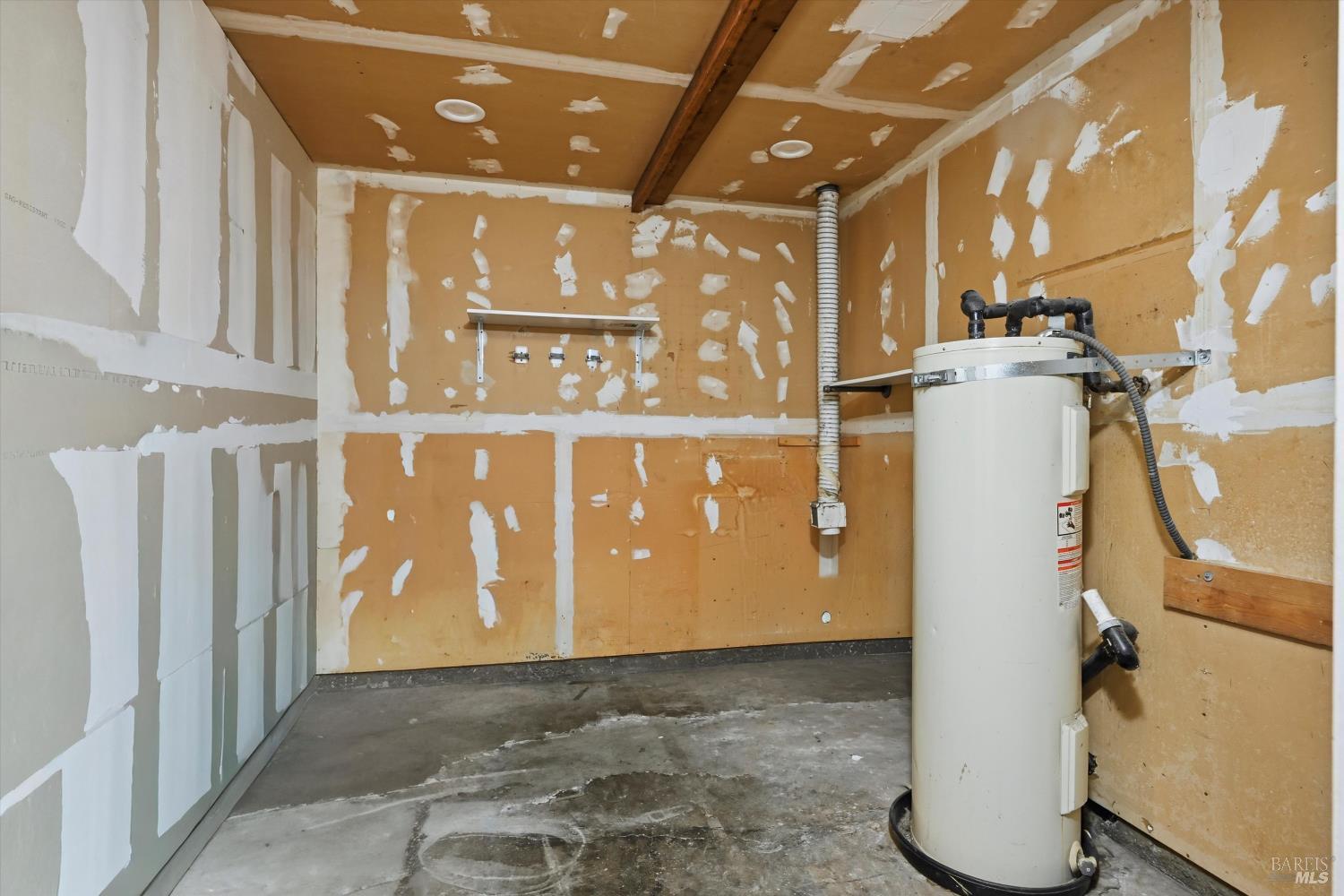 Detail Gallery Image 16 of 30 For 1633 Montana Vista St, Lakeport,  CA 95453 - 3 Beds | 2/1 Baths