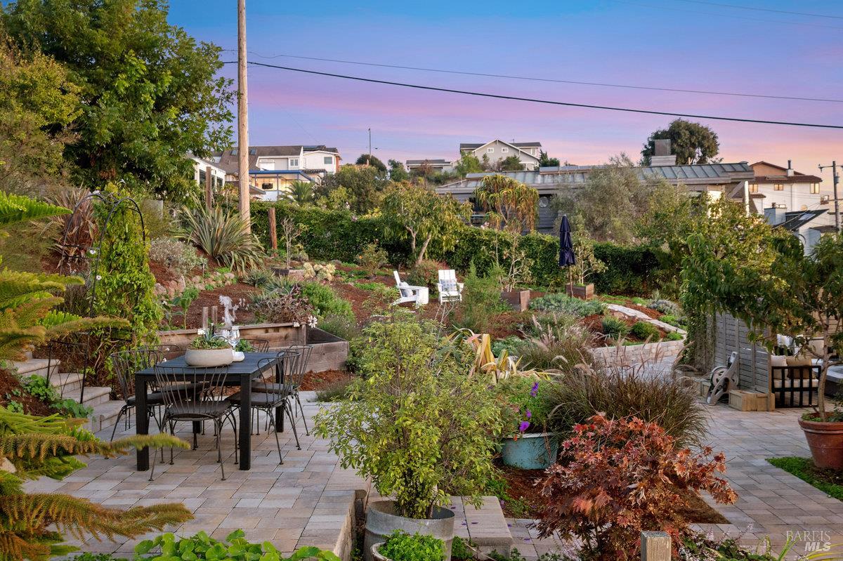 Detail Gallery Image 75 of 95 For 700 Ocean Ave, Richmond,  CA 94801 - 3 Beds | 2/1 Baths