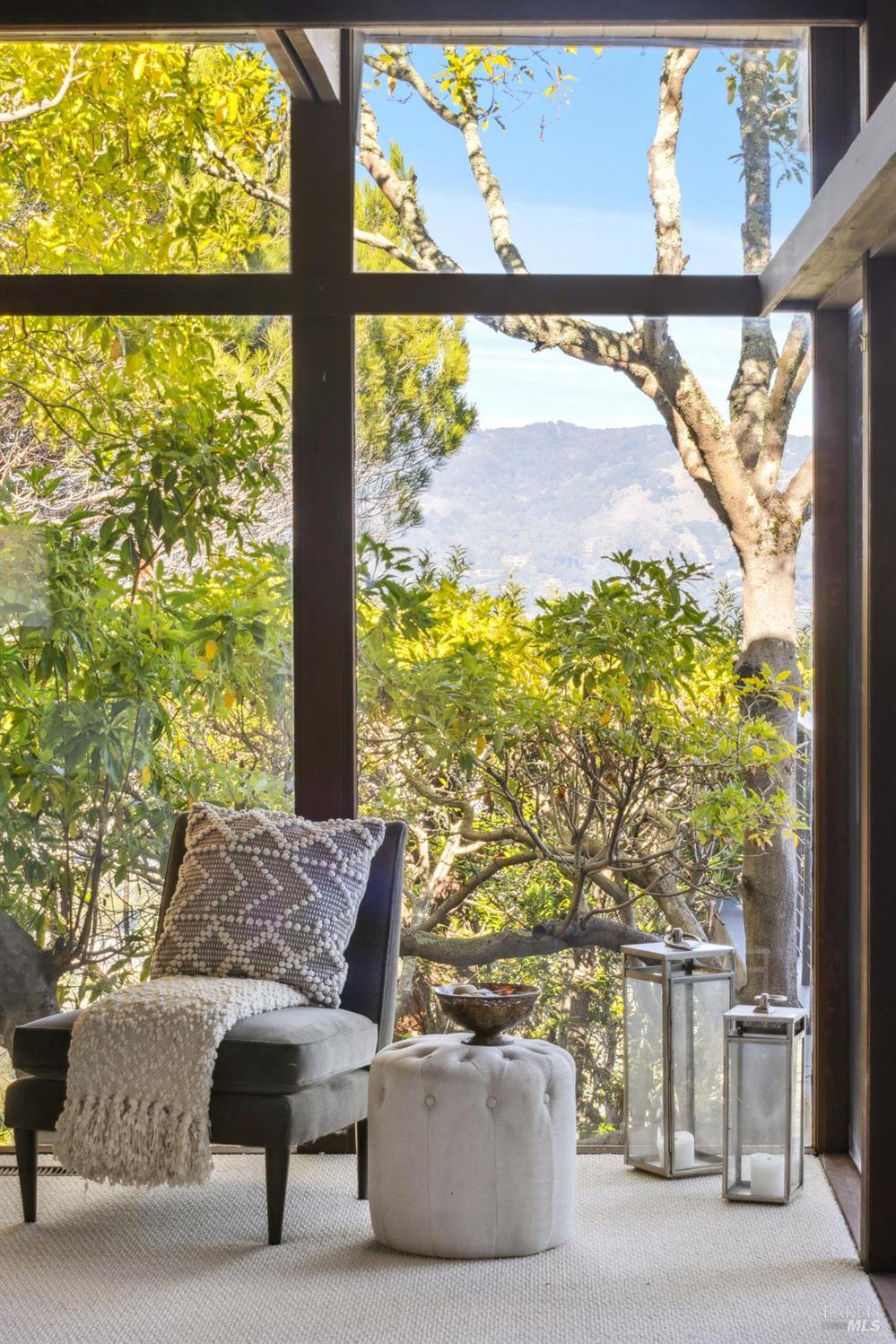 Detail Gallery Image 40 of 50 For 25 Oakhurst Rd, San Rafael,  CA 94901 - 4 Beds | 4 Baths