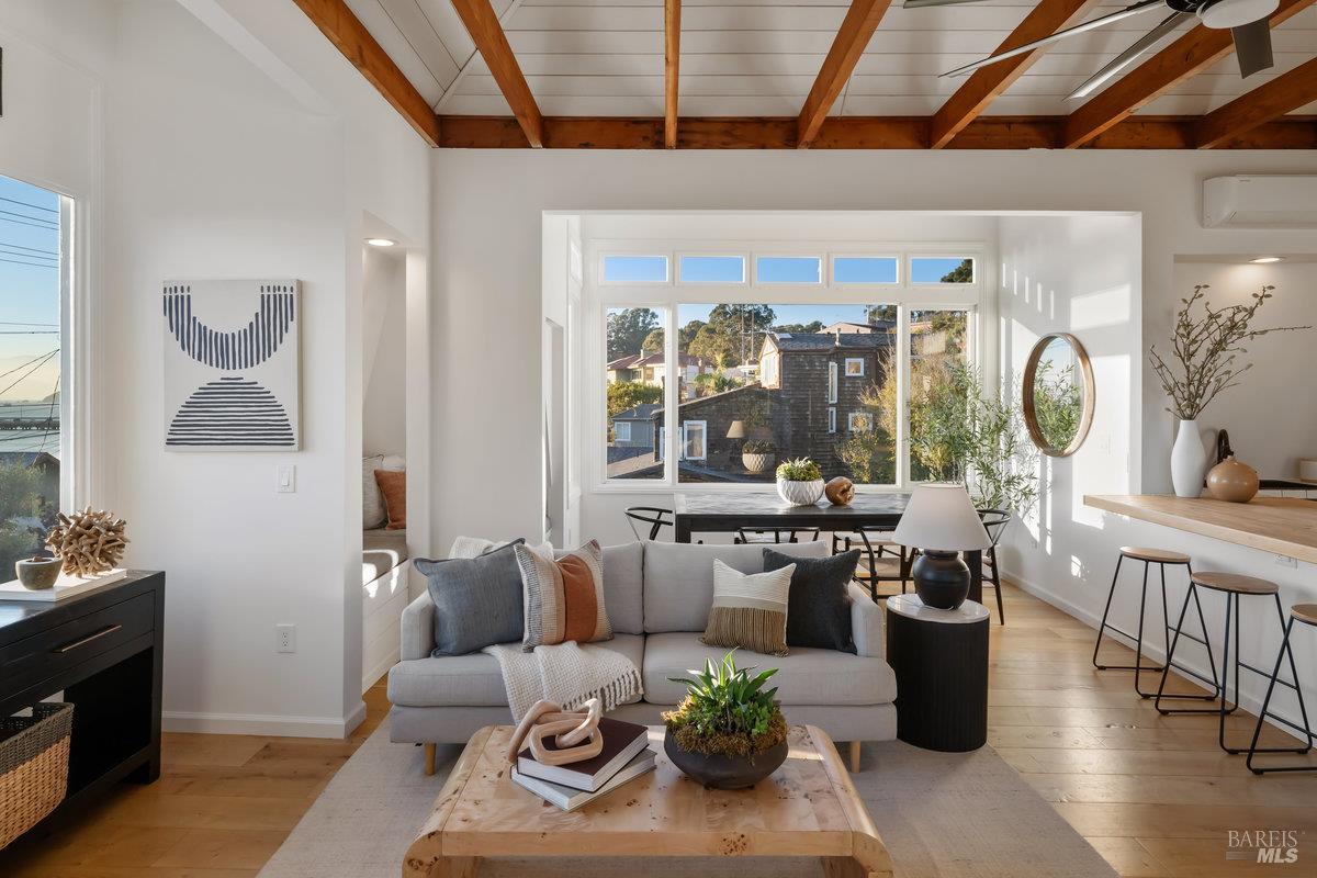 Detail Gallery Image 17 of 95 For 700 Ocean Ave, Richmond,  CA 94801 - 3 Beds | 2/1 Baths