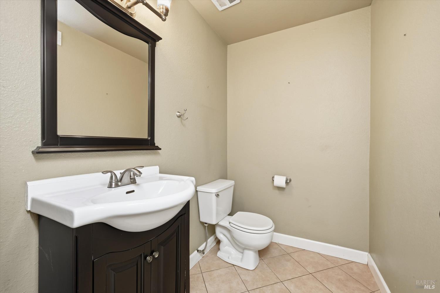 Detail Gallery Image 15 of 30 For 1633 Montana Vista St, Lakeport,  CA 95453 - 3 Beds | 2/1 Baths