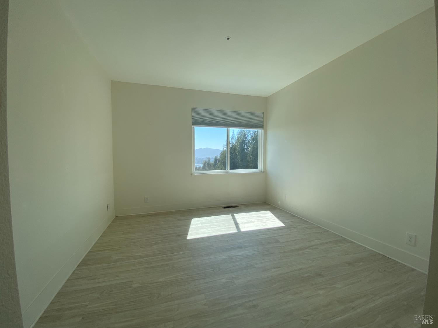 Detail Gallery Image 25 of 39 For 67 via Los Altos Unkn, Tiburon,  CA 94920 - 5 Beds | 5/1 Baths