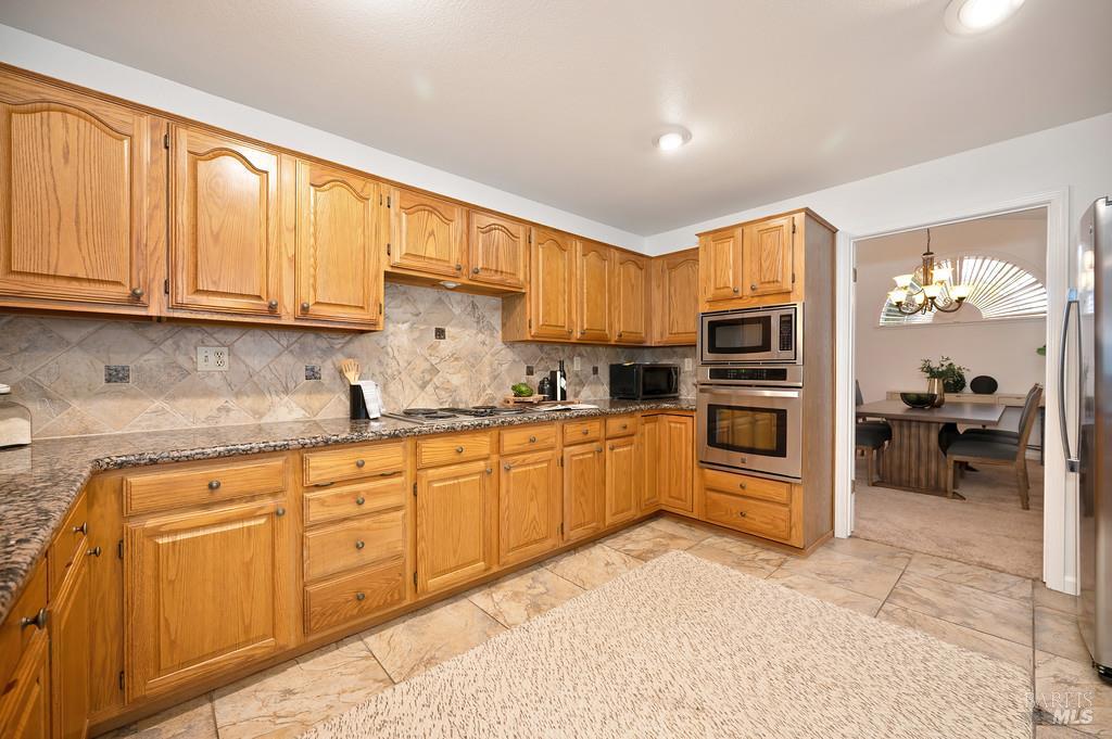 Detail Gallery Image 15 of 51 For 2222 Silver Fox Cir, Fairfield,  CA 94534 - 4 Beds | 3 Baths