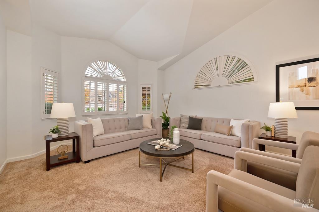 Detail Gallery Image 10 of 51 For 2222 Silver Fox Cir, Fairfield,  CA 94534 - 4 Beds | 3 Baths