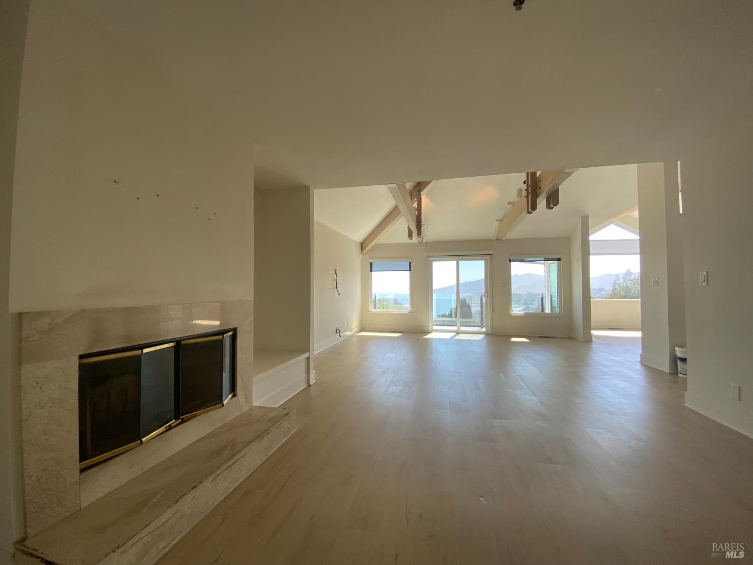 Detail Gallery Image 13 of 39 For 67 via Los Altos Unkn, Tiburon,  CA 94920 - 5 Beds | 5/1 Baths