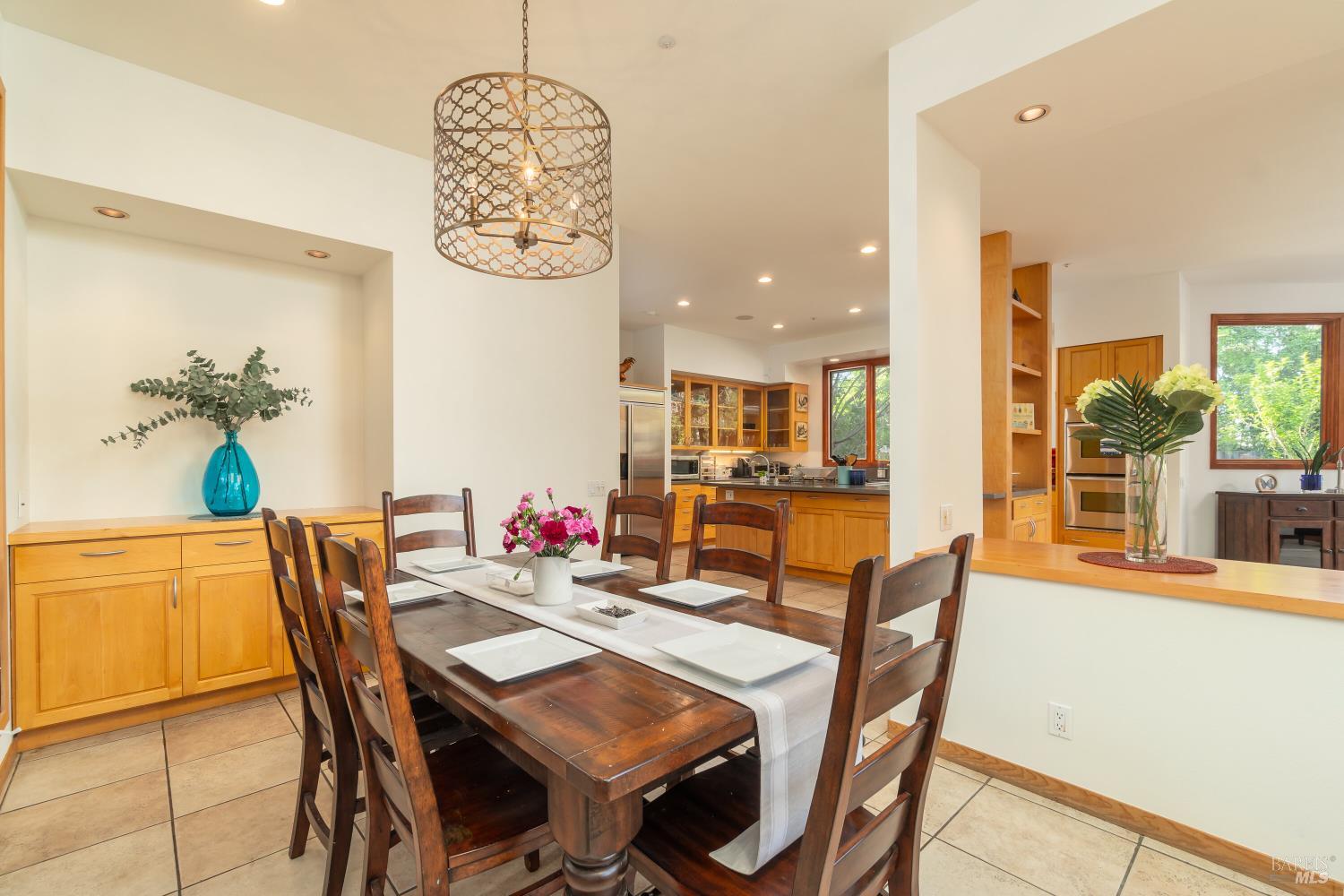 Detail Gallery Image 13 of 51 For 8 Circle Rd, San Rafael,  CA 94903 - – Beds | – Baths