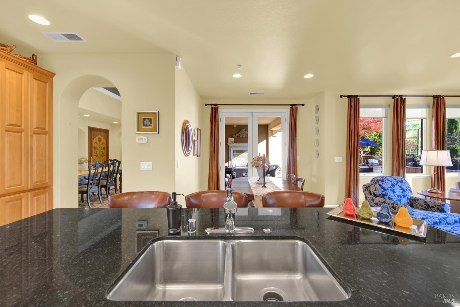 Detail Gallery Image 21 of 98 For 2965 Pebble Beach Cir, Fairfield,  CA 94534 - 4 Beds | 2/1 Baths