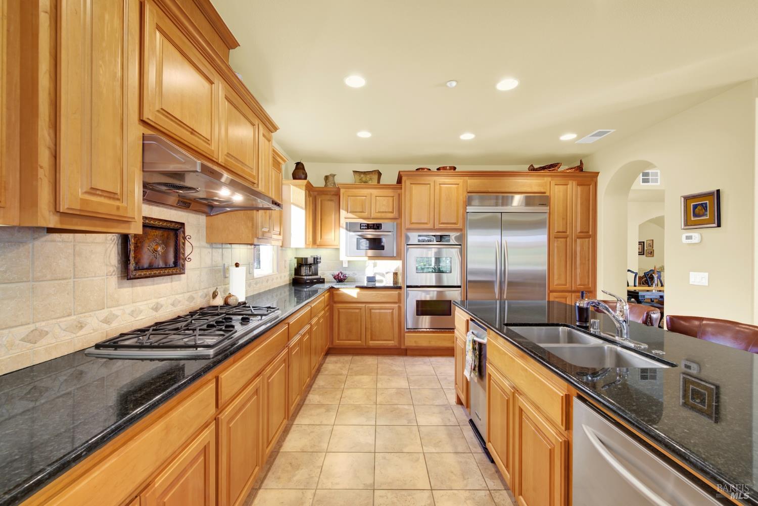 Detail Gallery Image 19 of 98 For 2965 Pebble Beach Cir, Fairfield,  CA 94534 - 4 Beds | 2/1 Baths