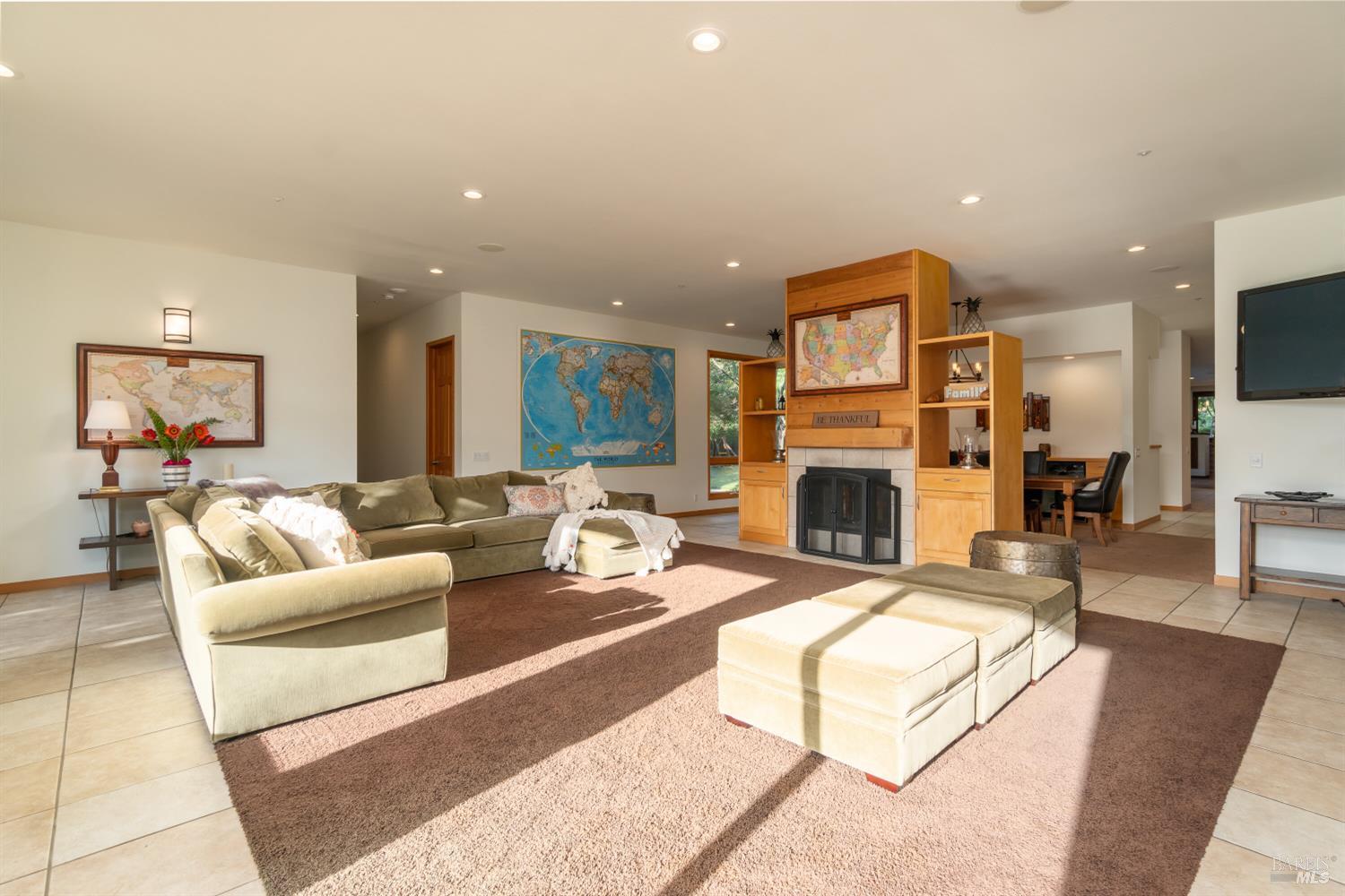 Detail Gallery Image 17 of 51 For 8 Circle Rd, San Rafael,  CA 94903 - – Beds | – Baths