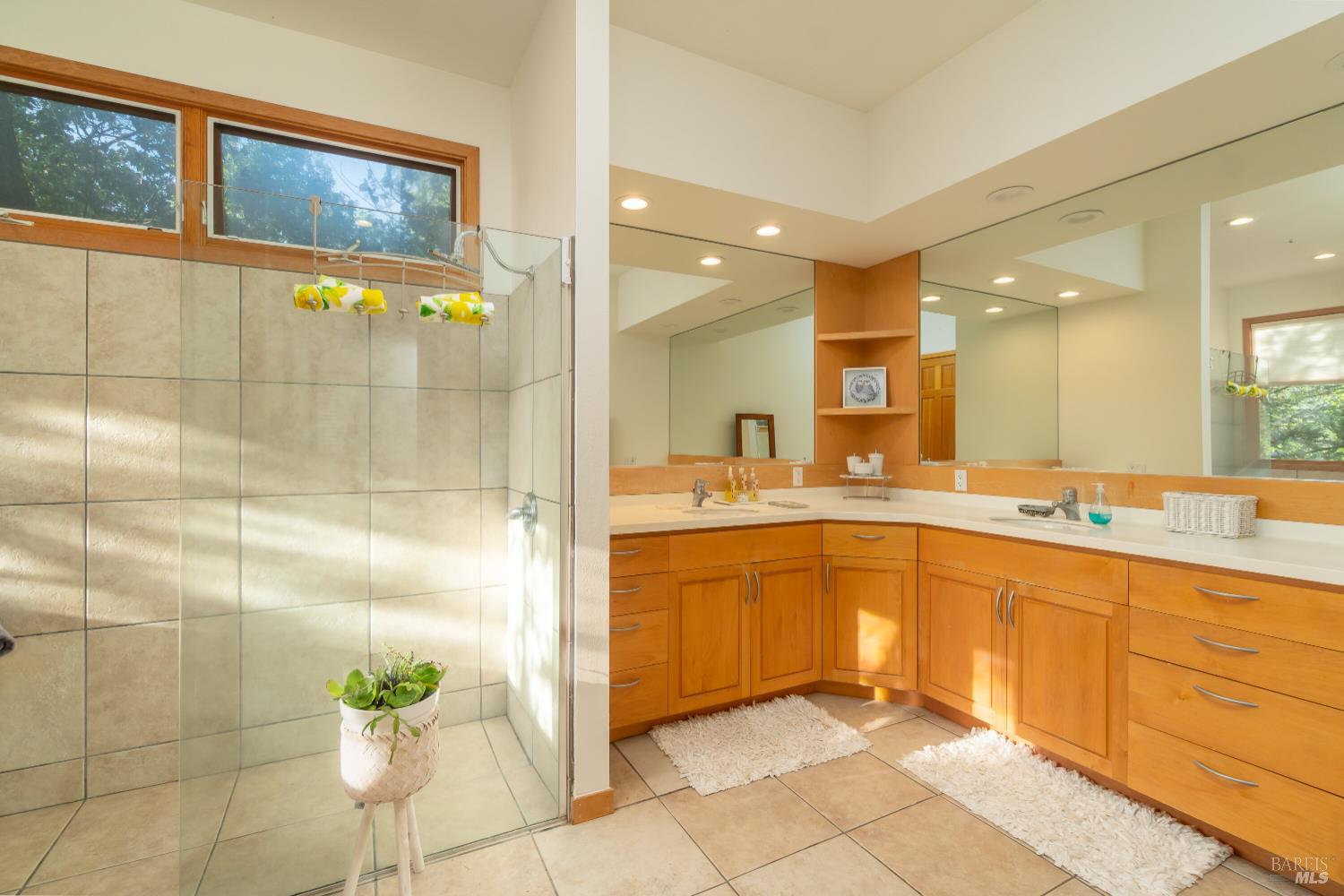 Detail Gallery Image 32 of 51 For 8 Circle Rd, San Rafael,  CA 94903 - – Beds | – Baths