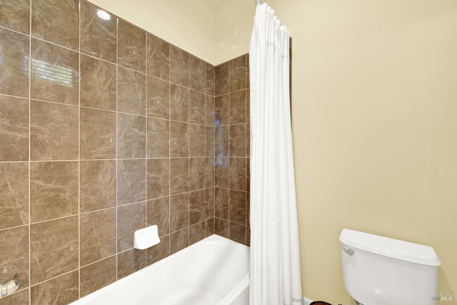 Detail Gallery Image 50 of 98 For 2965 Pebble Beach Cir, Fairfield,  CA 94534 - 4 Beds | 2/1 Baths