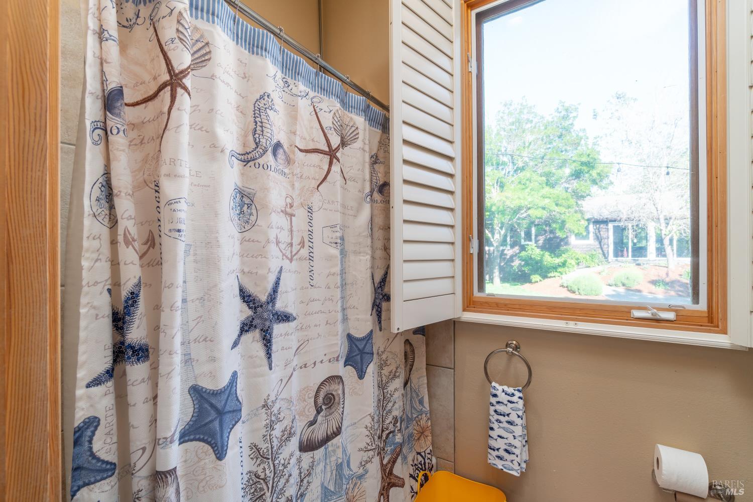 Detail Gallery Image 37 of 51 For 8 Circle Rd, San Rafael,  CA 94903 - – Beds | – Baths