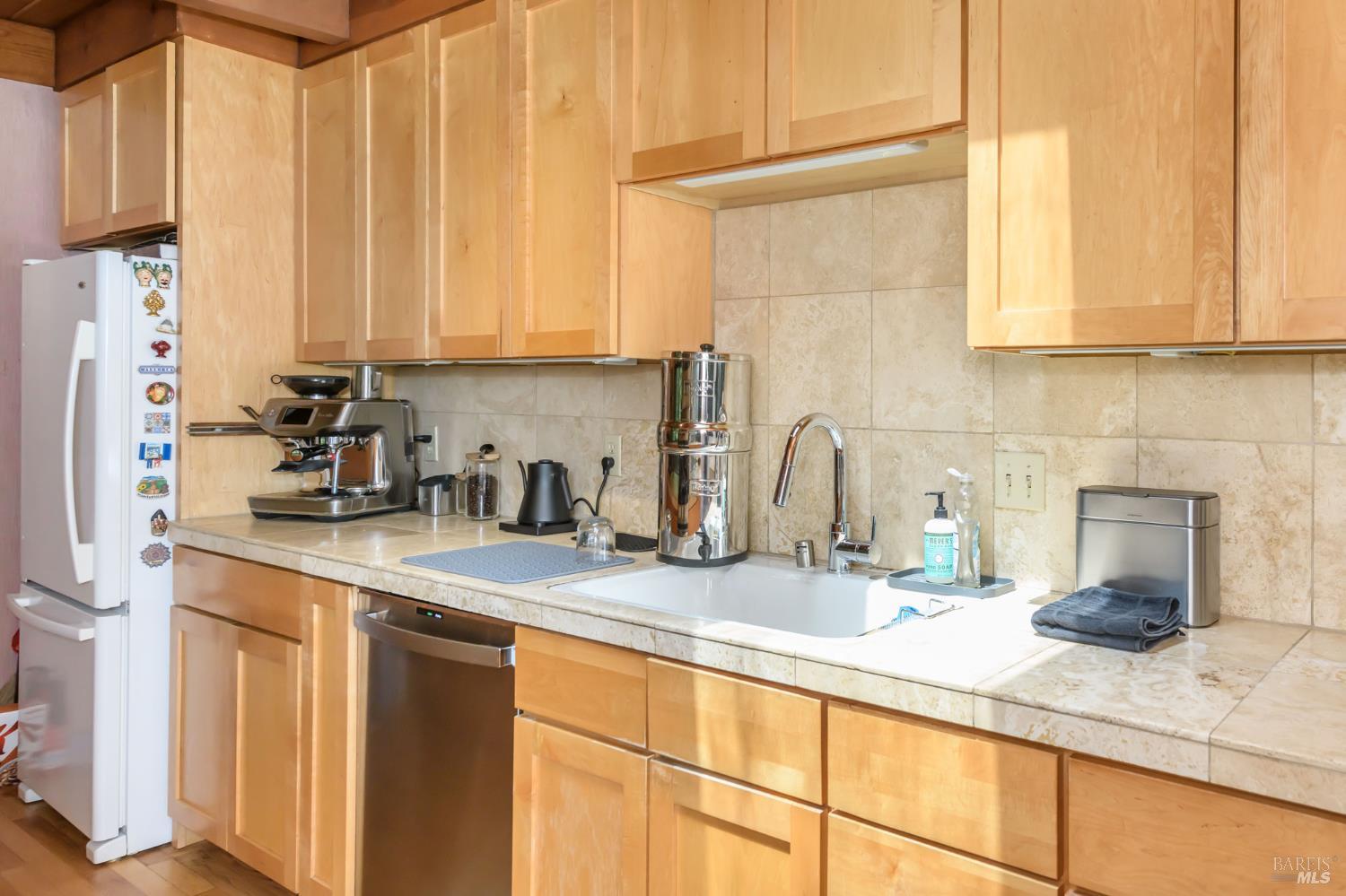 Detail Gallery Image 19 of 29 For 544 Cascade Dr, Mill Valley,  CA 94941 - 4 Beds | 2 Baths