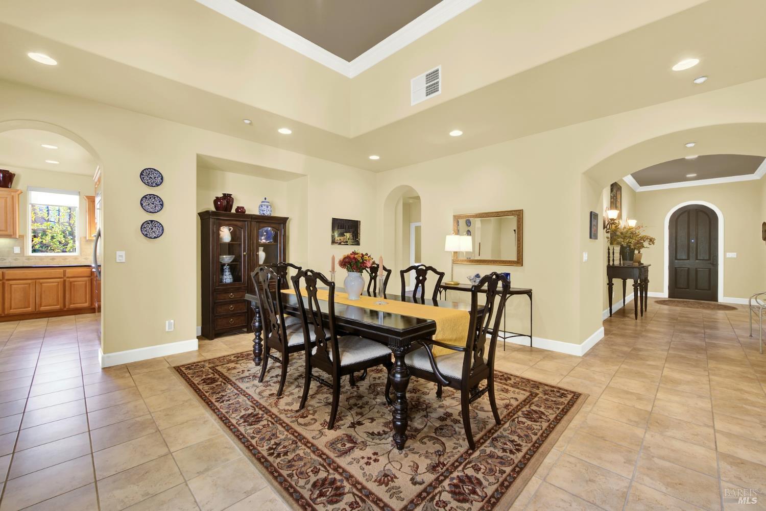 Detail Gallery Image 12 of 98 For 2965 Pebble Beach Cir, Fairfield,  CA 94534 - 4 Beds | 2/1 Baths