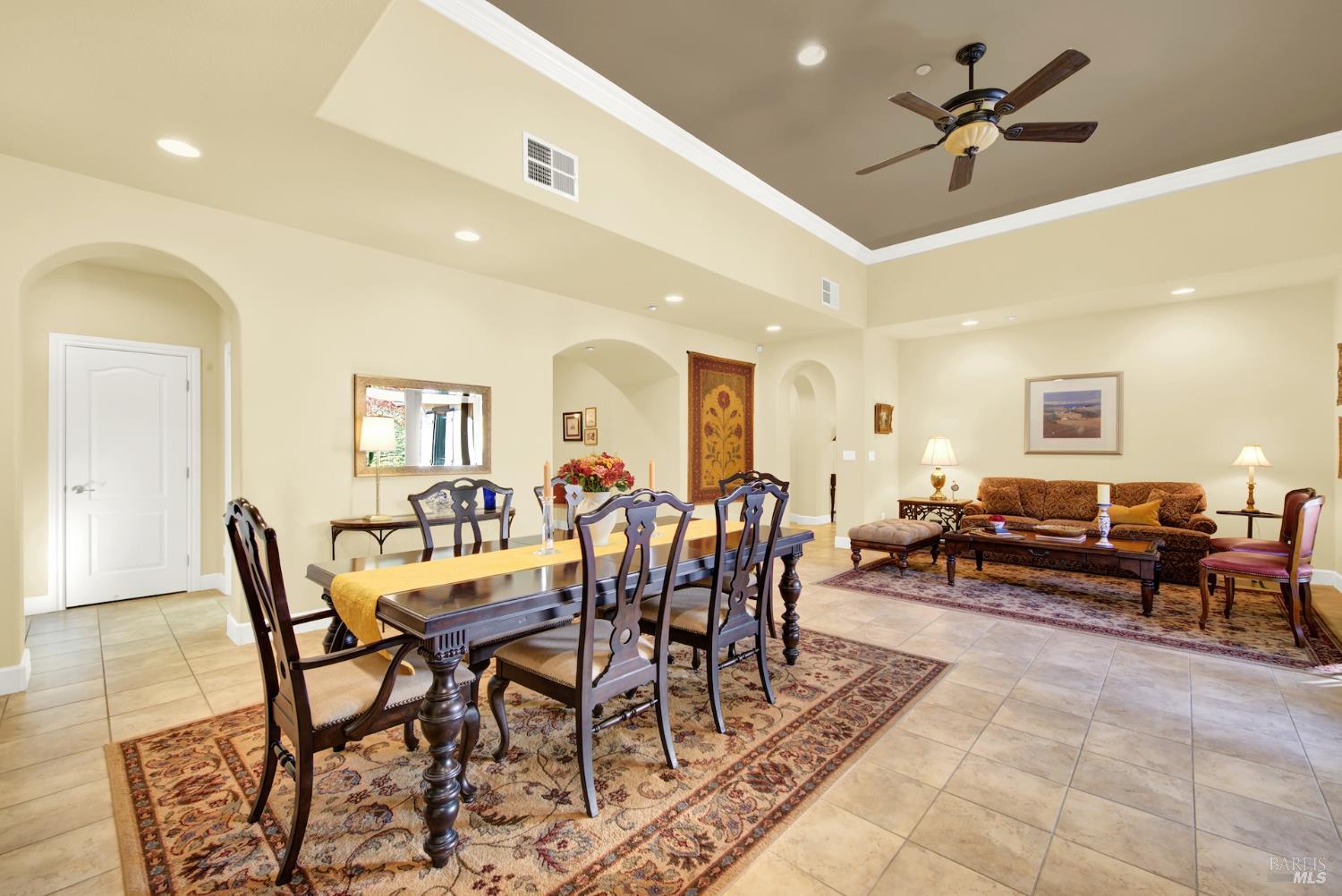 Detail Gallery Image 15 of 98 For 2965 Pebble Beach Cir, Fairfield,  CA 94534 - 4 Beds | 2/1 Baths