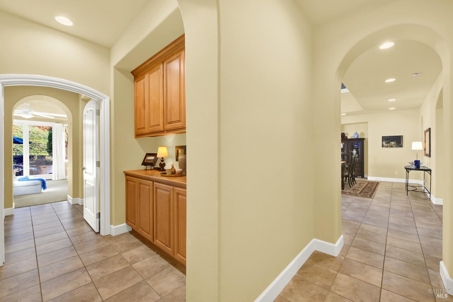 Detail Gallery Image 32 of 98 For 2965 Pebble Beach Cir, Fairfield,  CA 94534 - 4 Beds | 2/1 Baths