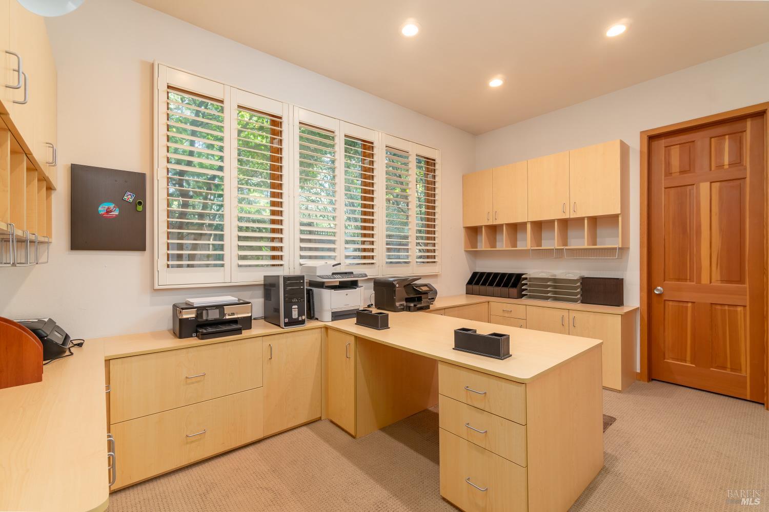 Detail Gallery Image 39 of 51 For 8 Circle Rd, San Rafael,  CA 94903 - – Beds | – Baths