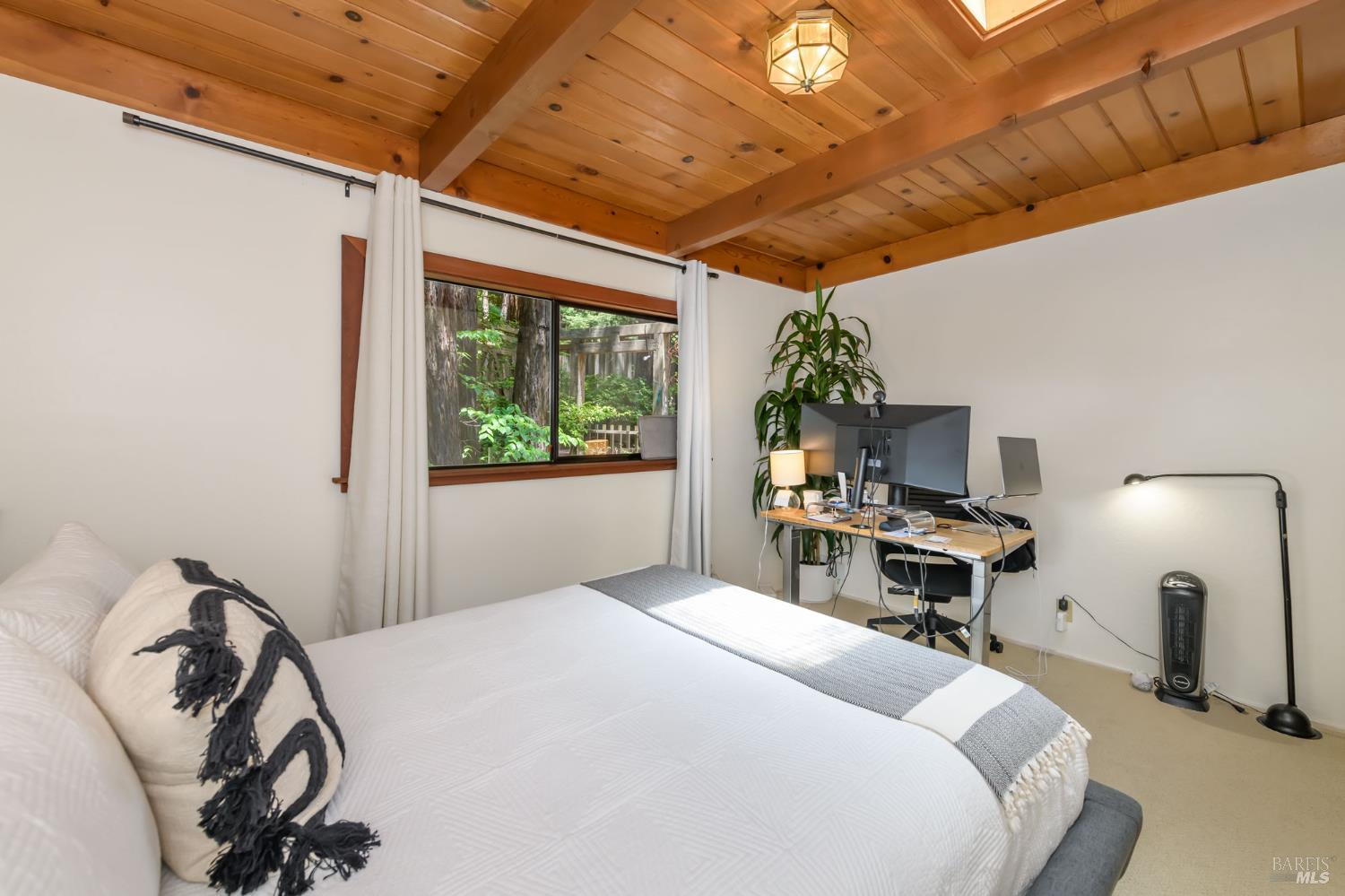 Detail Gallery Image 13 of 29 For 544 Cascade Dr, Mill Valley,  CA 94941 - 4 Beds | 2 Baths