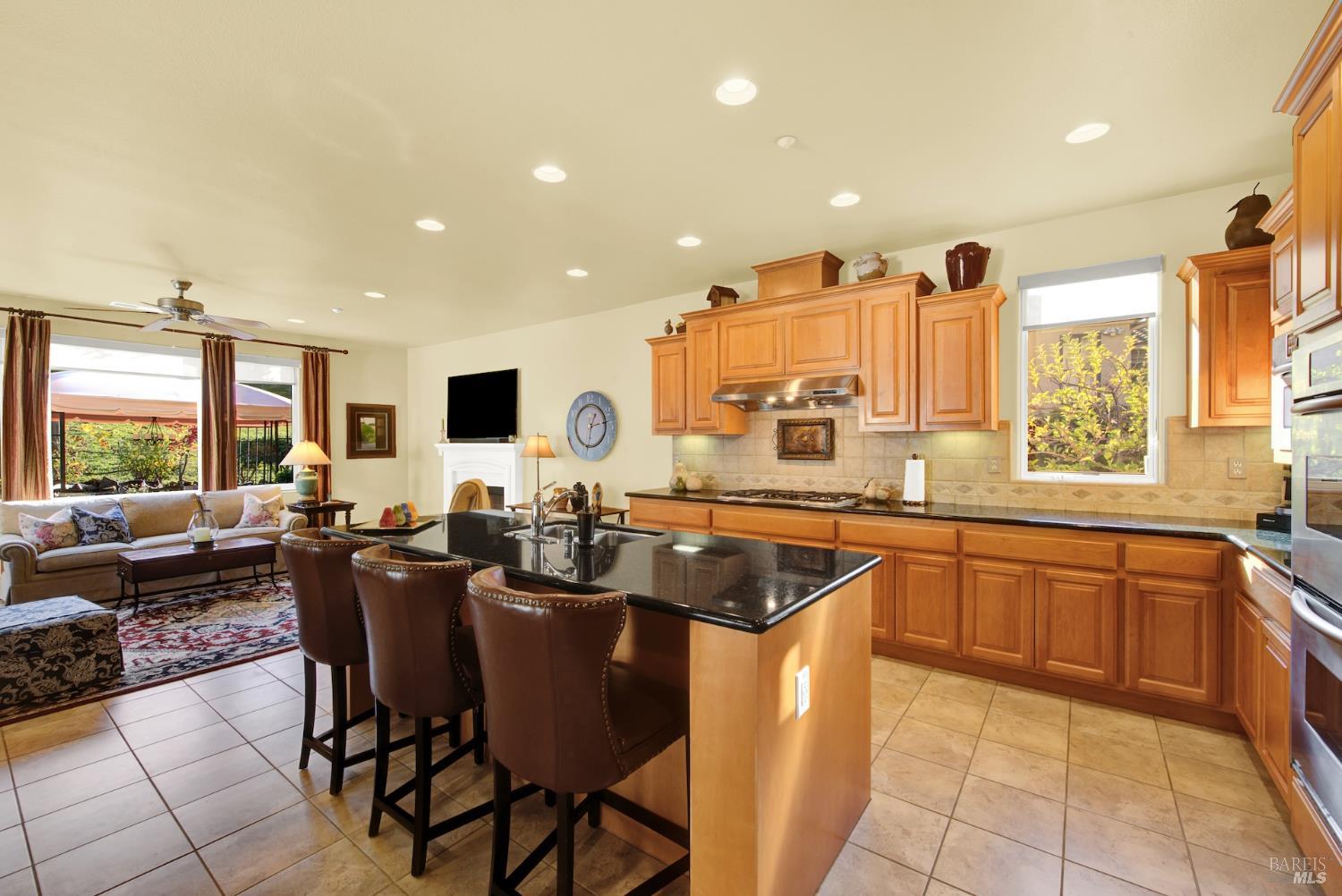 Detail Gallery Image 16 of 98 For 2965 Pebble Beach Cir, Fairfield,  CA 94534 - 4 Beds | 2/1 Baths