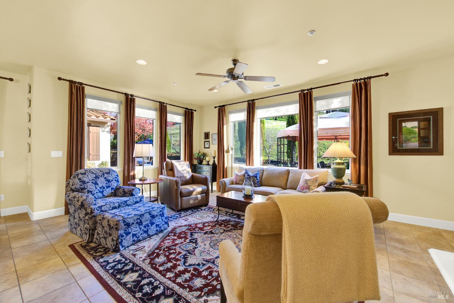 Detail Gallery Image 22 of 98 For 2965 Pebble Beach Cir, Fairfield,  CA 94534 - 4 Beds | 2/1 Baths