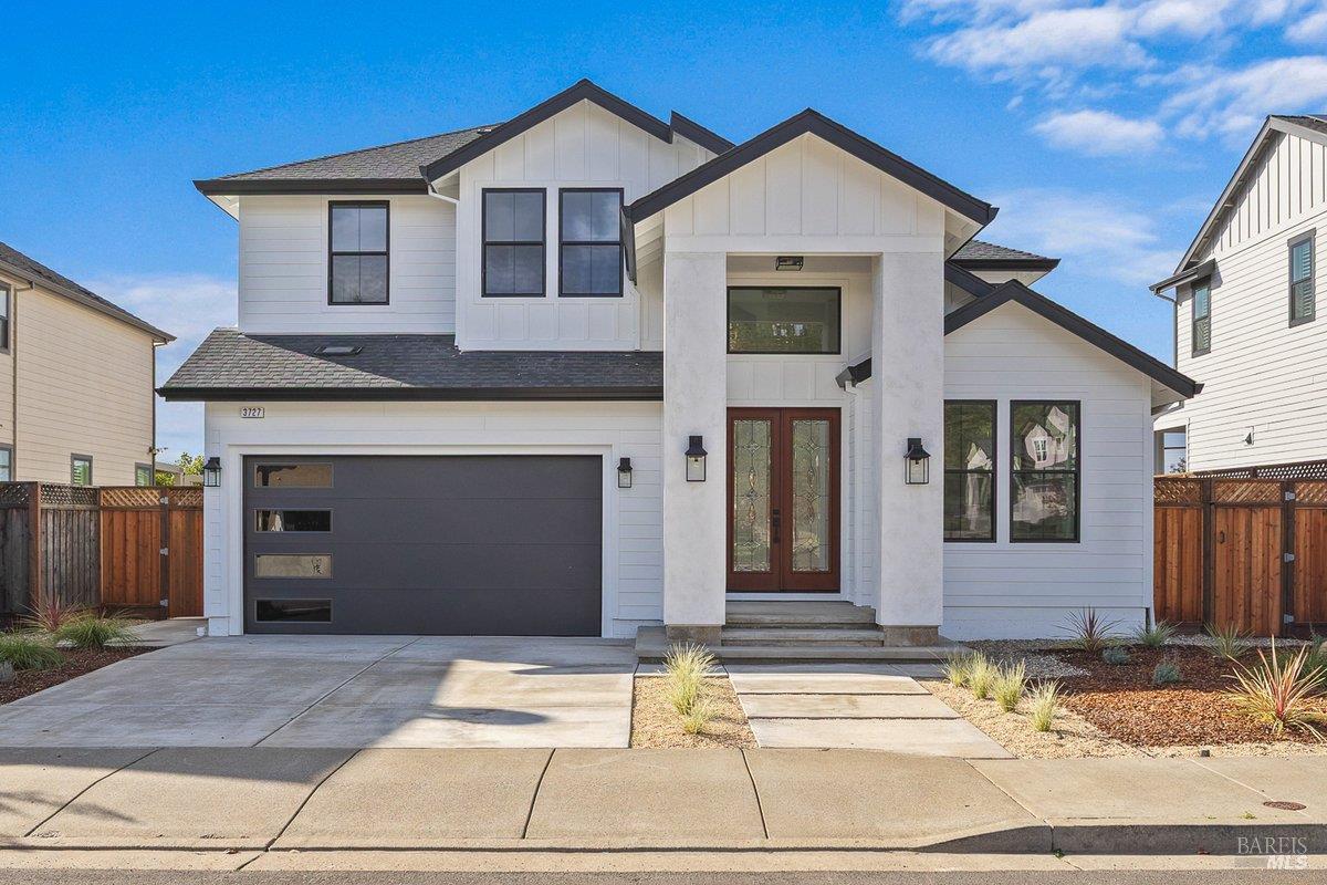 Detail Gallery Image 4 of 49 For 3727 Paxton Pl, Santa Rosa,  CA 95404 - 4 Beds | 3/1 Baths