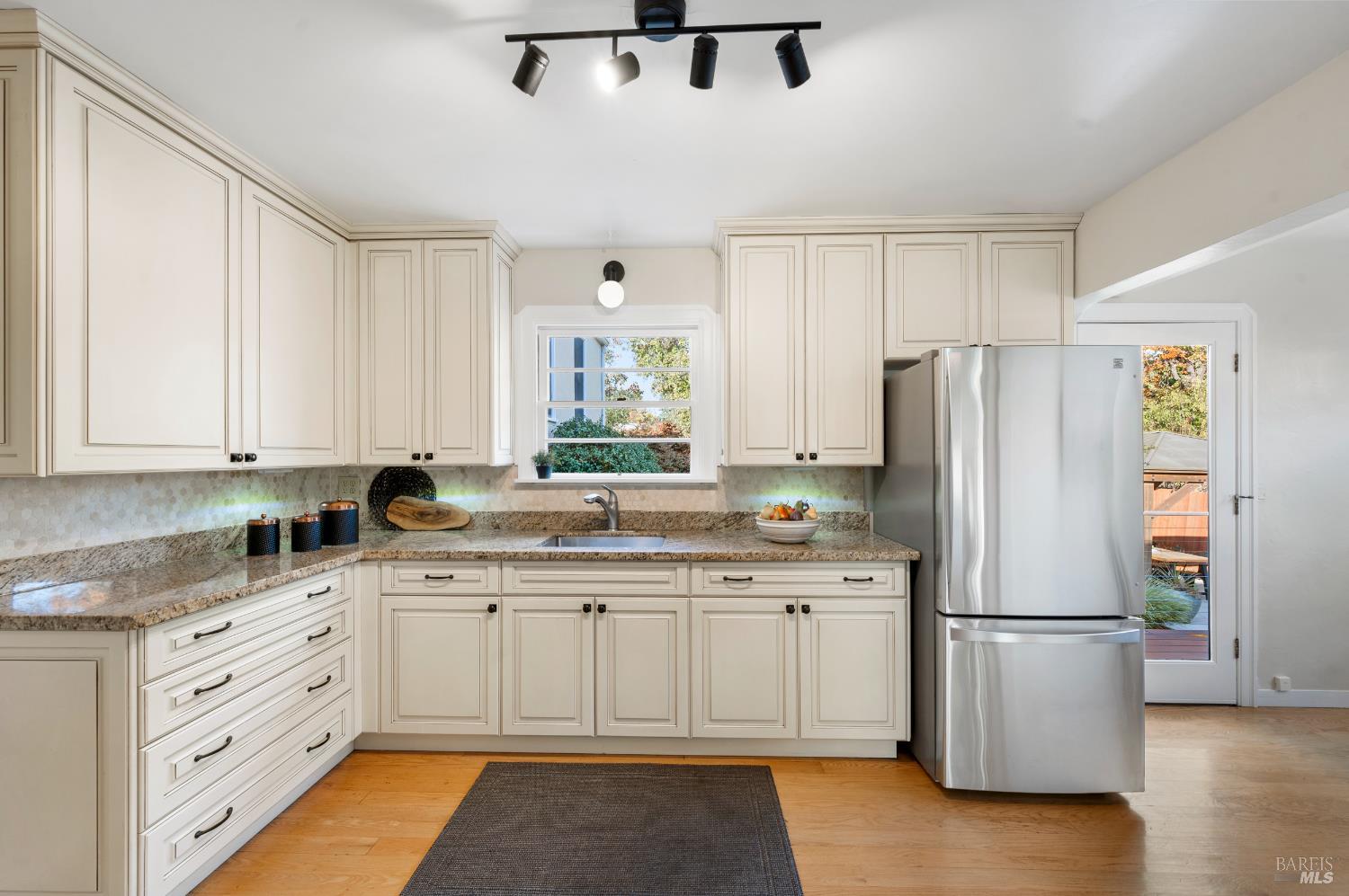 Detail Gallery Image 13 of 63 For 1612 Spruce St, Napa,  CA 94559 - 4 Beds | 3 Baths