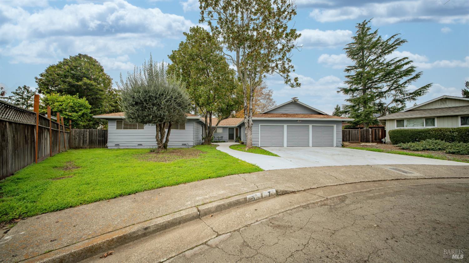 Detail Gallery Image 2 of 41 For 7 Portola Ct, Santa Rosa,  CA 95409 - – Beds | – Baths