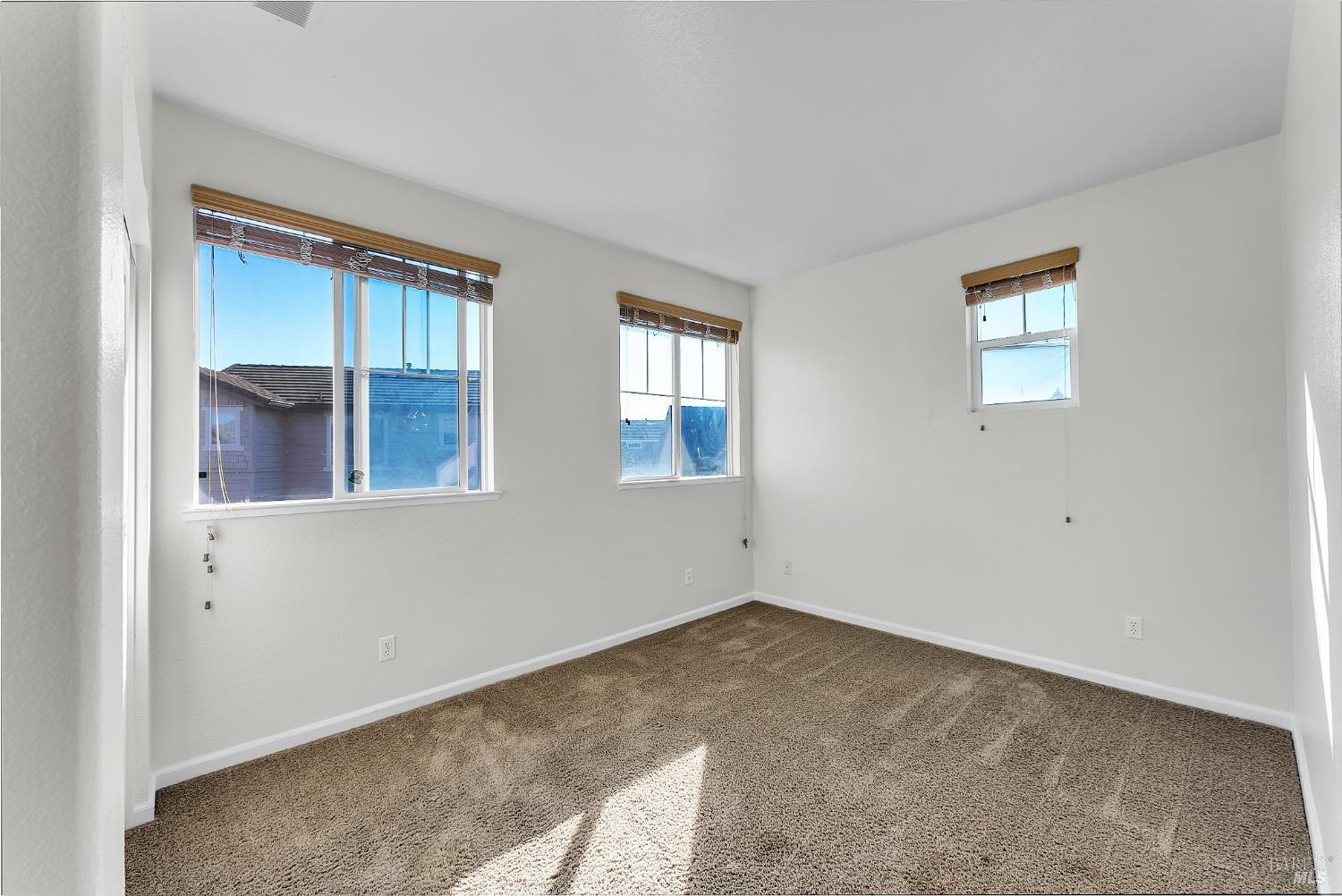 Detail Gallery Image 21 of 28 For 1571 Tommy Ln, Fairfield,  CA 94533 - 4 Beds | 2/1 Baths