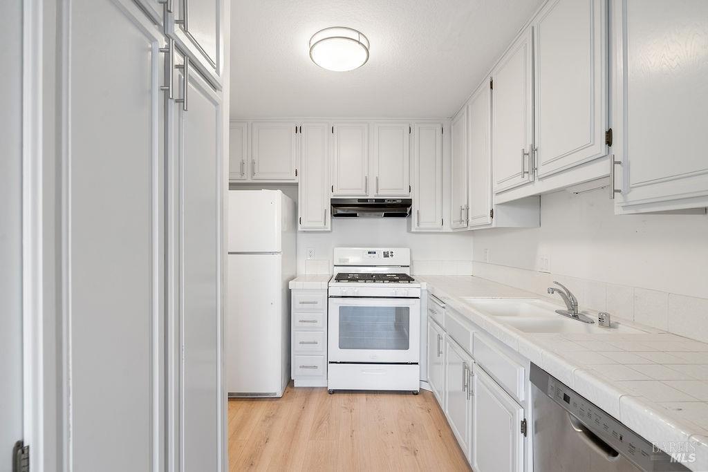 Detail Gallery Image 11 of 40 For 705 Hermes Unkn #5,  Hercules,  CA 94547 - 3 Beds | 2/1 Baths