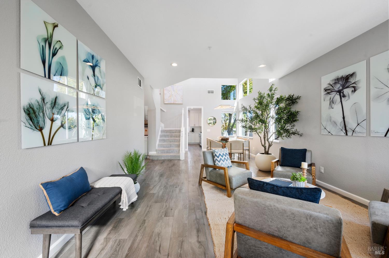 Detail Gallery Image 4 of 71 For 90 S Newport Dr, Napa,  CA 94559 - 4 Beds | 2/1 Baths