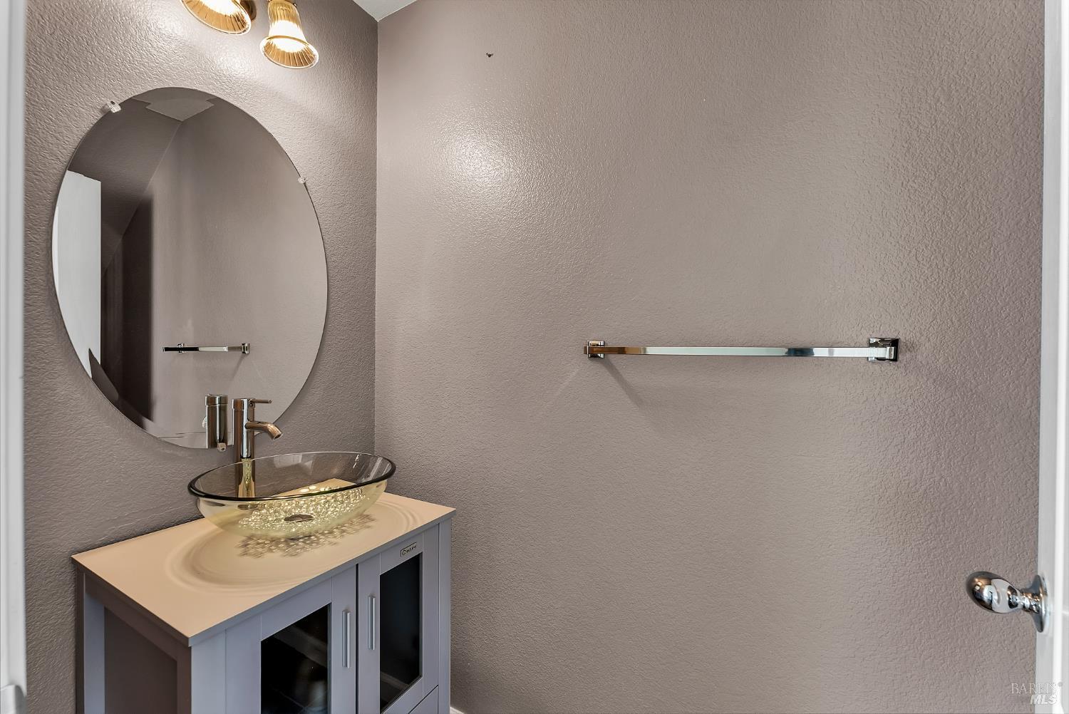 Detail Gallery Image 9 of 28 For 1571 Tommy Ln, Fairfield,  CA 94533 - 4 Beds | 2/1 Baths