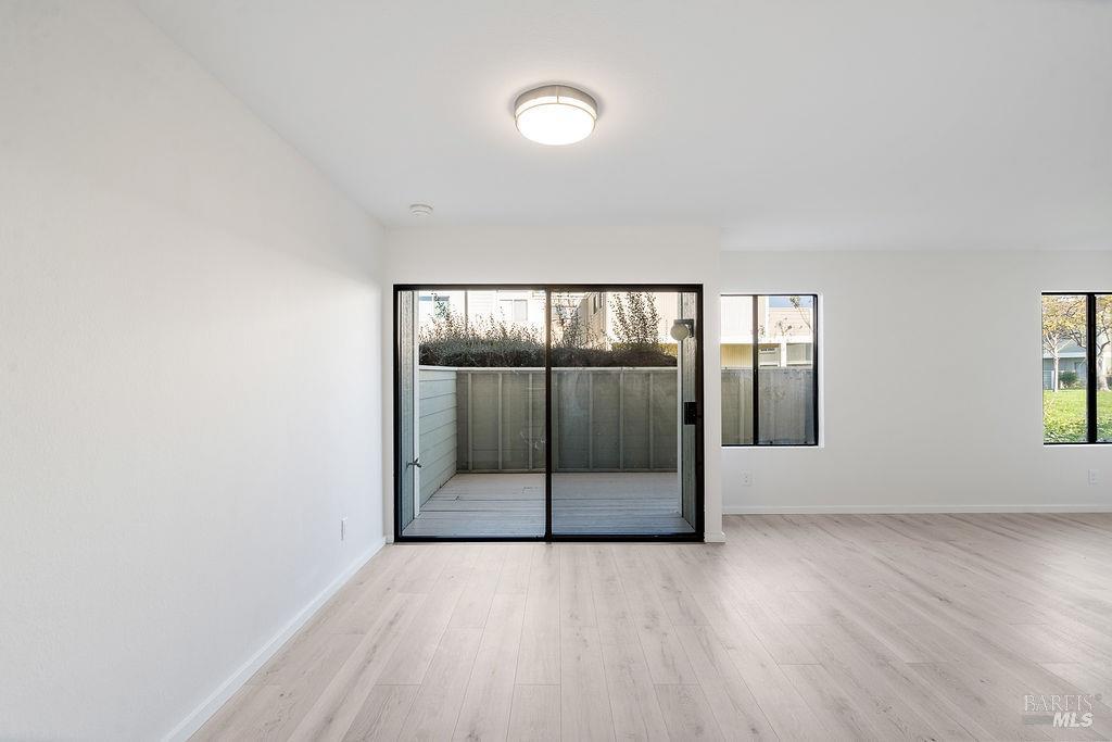 Detail Gallery Image 10 of 40 For 705 Hermes Unkn #5,  Hercules,  CA 94547 - 3 Beds | 2/1 Baths