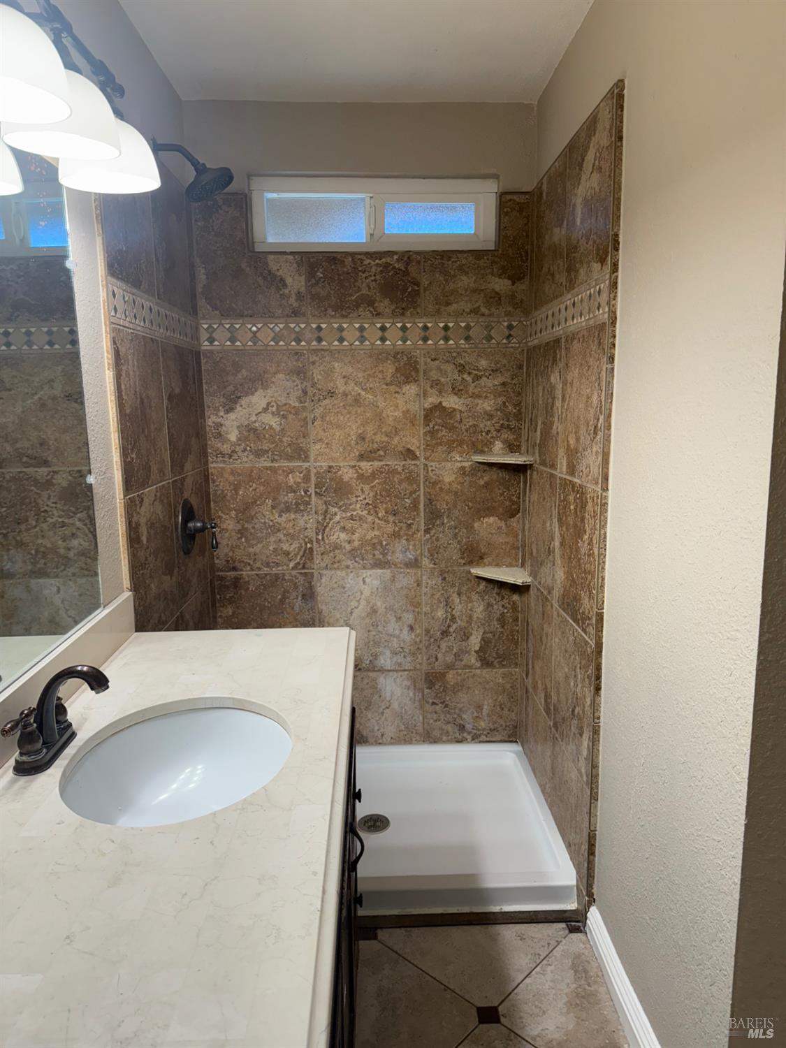 Detail Gallery Image 9 of 17 For 1858 Barbour Dr, Fairfield,  CA 94534 - 3 Beds | 2 Baths