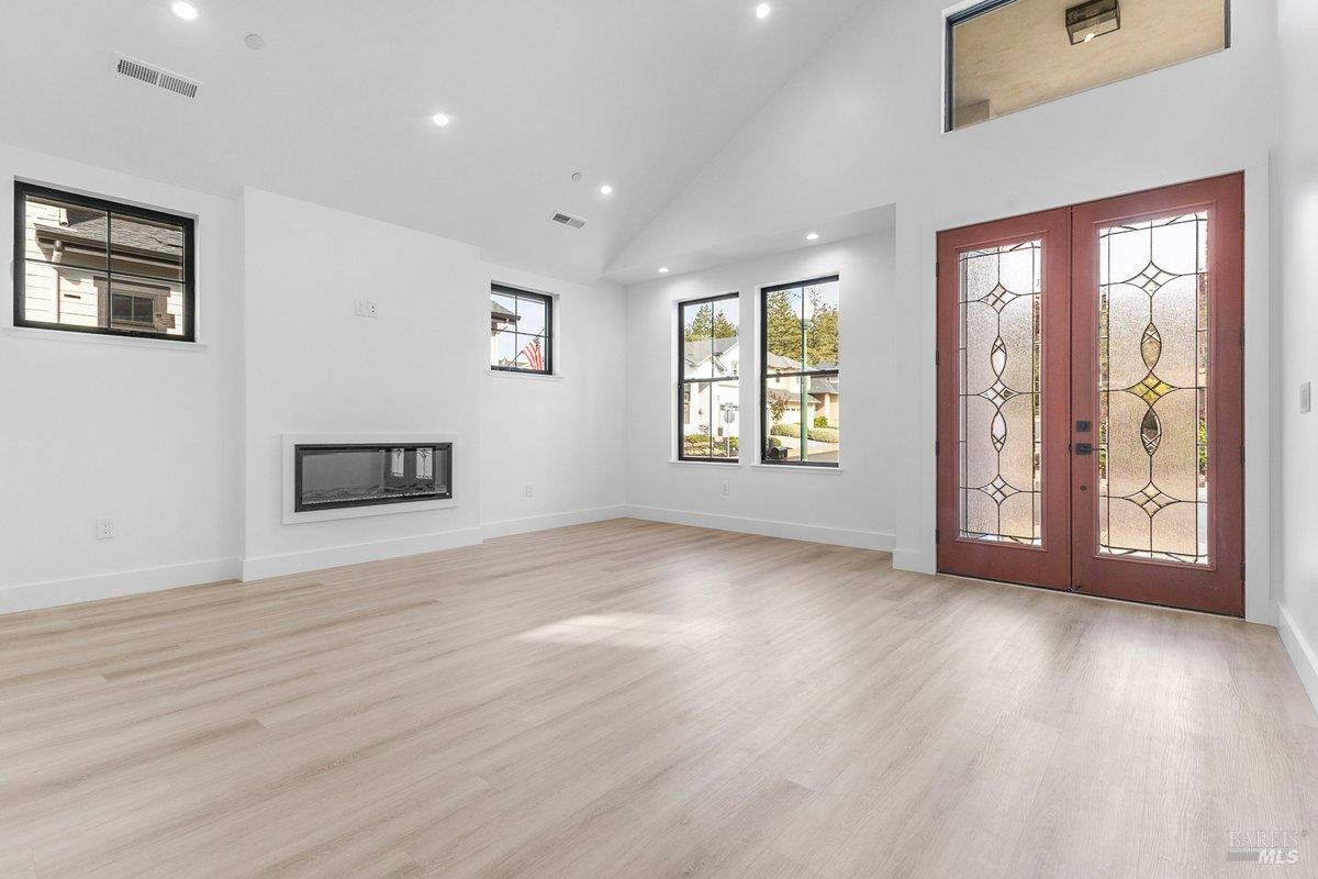 Detail Gallery Image 10 of 49 For 3727 Paxton Pl, Santa Rosa,  CA 95404 - 4 Beds | 3/1 Baths