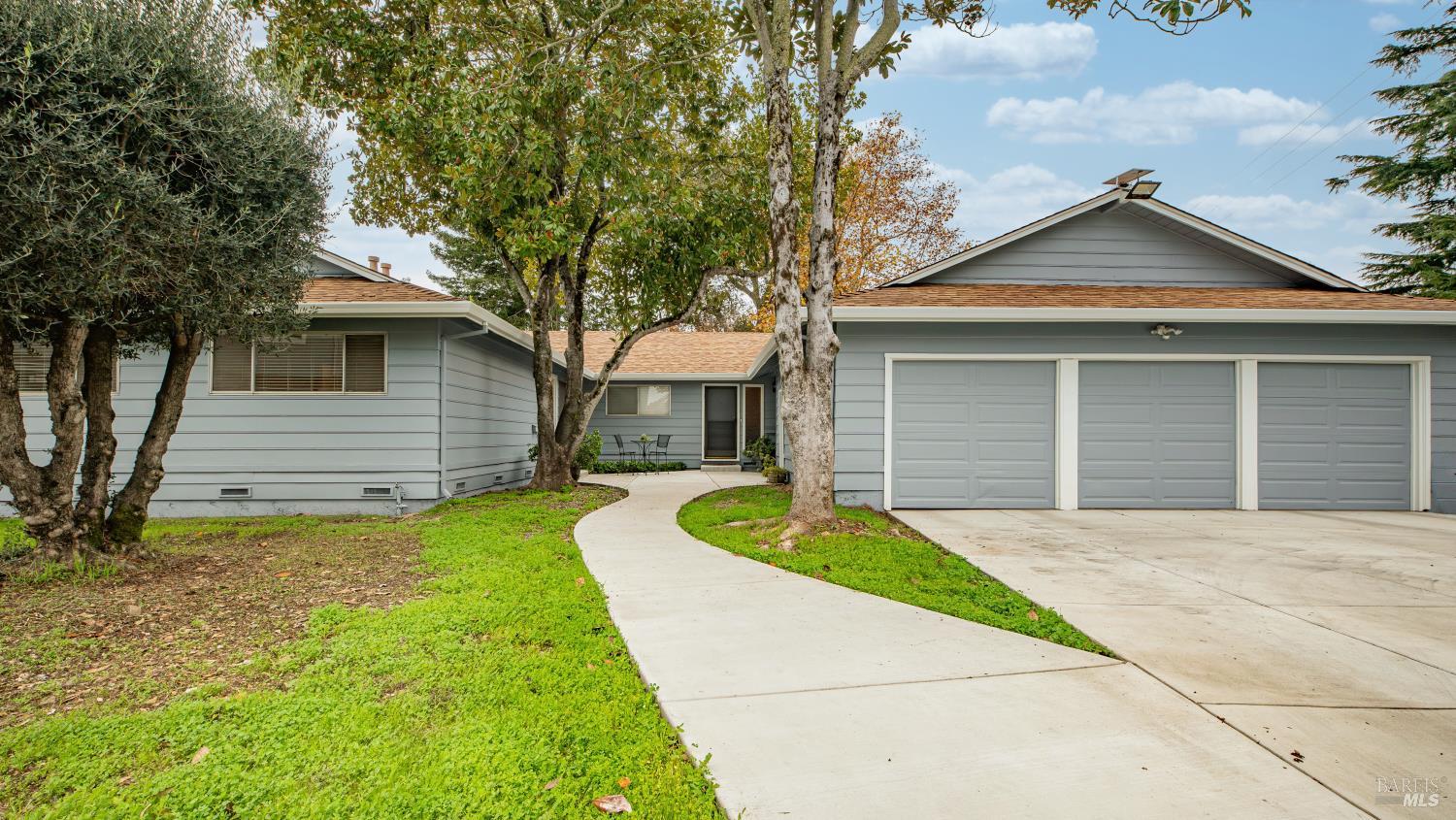 Detail Gallery Image 5 of 41 For 7 Portola Ct, Santa Rosa,  CA 95409 - – Beds | – Baths