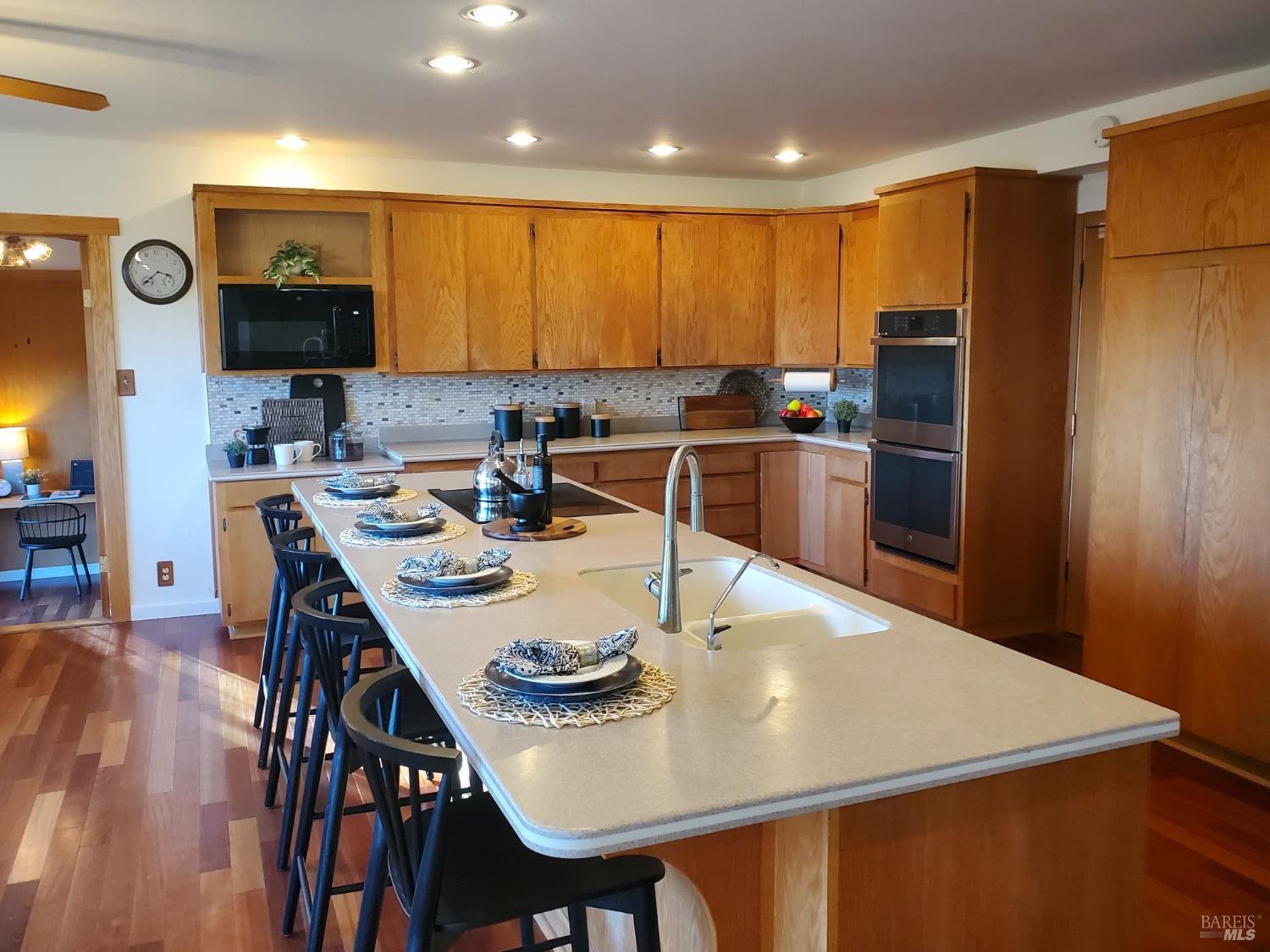 Detail Gallery Image 17 of 92 For 3778 Burke Pl, Sonoma,  CA 95476 - 4 Beds | 2/1 Baths