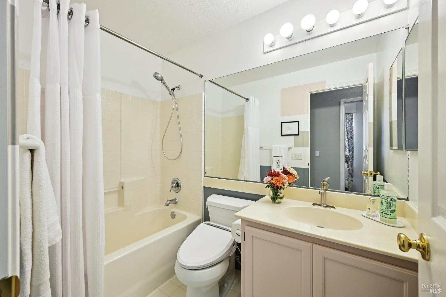 Detail Gallery Image 31 of 38 For 5509 Rainbow Cir, Santa Rosa,  CA 95409 - 3 Beds | 2 Baths