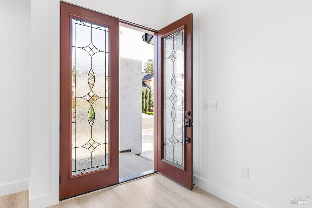 Detail Gallery Image 8 of 49 For 3727 Paxton Pl, Santa Rosa,  CA 95404 - 4 Beds | 3/1 Baths