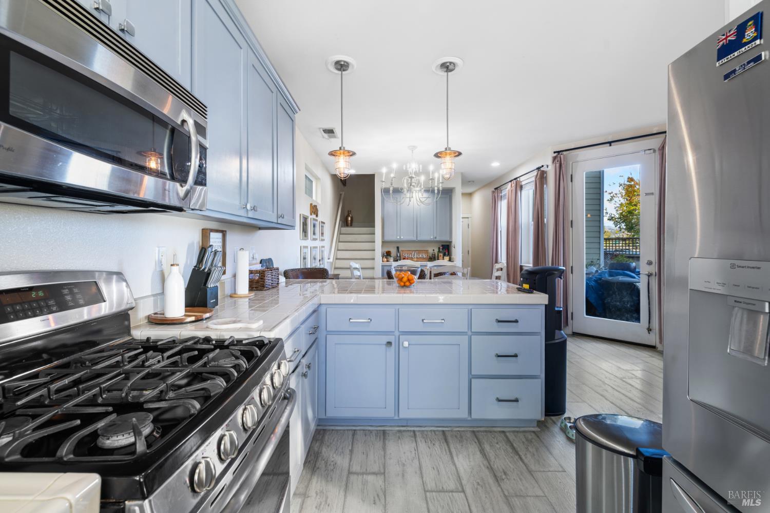 Detail Gallery Image 3 of 27 For 2409 Van Patter Dr, Santa Rosa,  CA 95403 - 3 Beds | 2/1 Baths