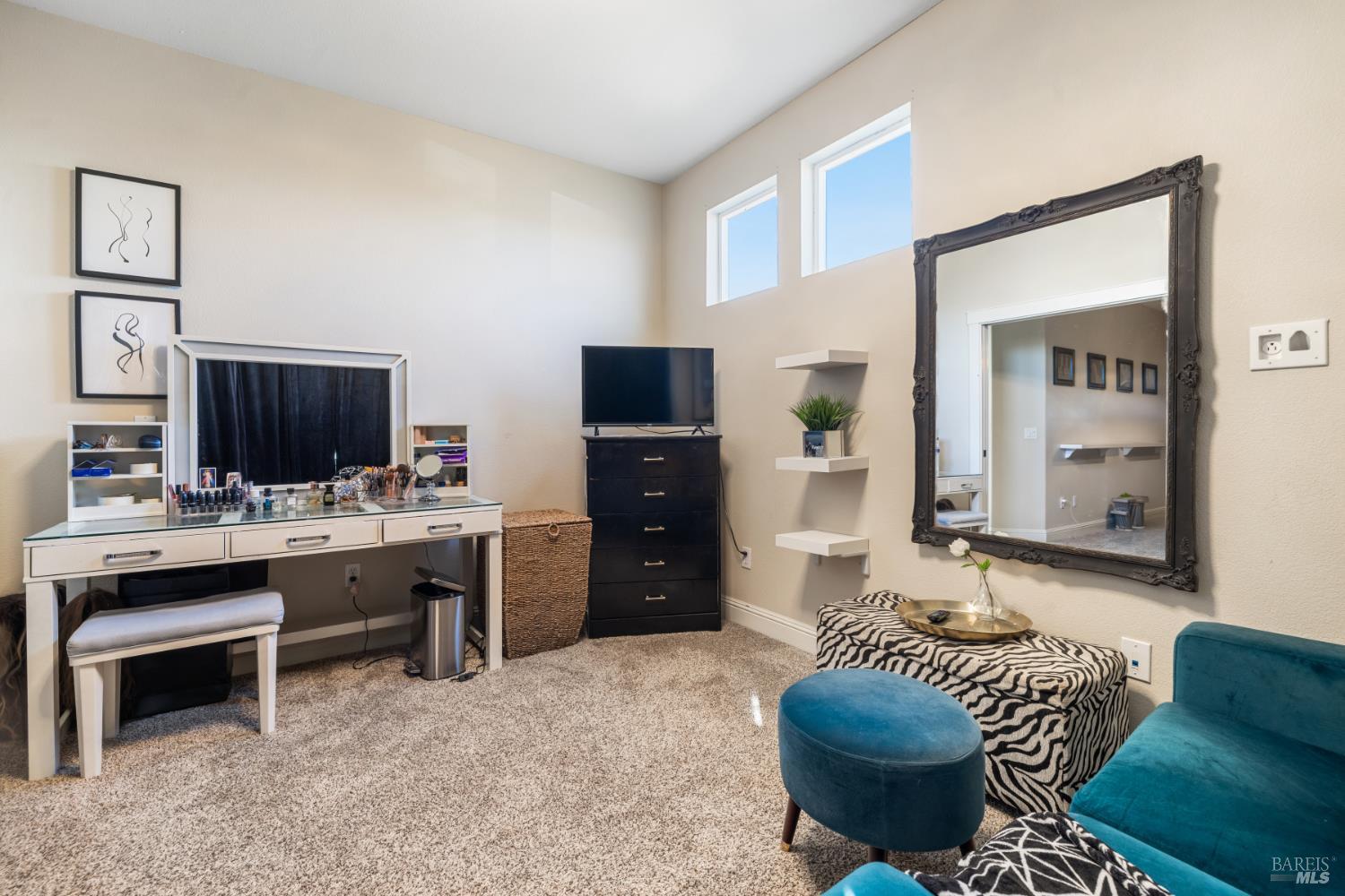 Detail Gallery Image 12 of 27 For 2409 Van Patter Dr, Santa Rosa,  CA 95403 - 3 Beds | 2/1 Baths