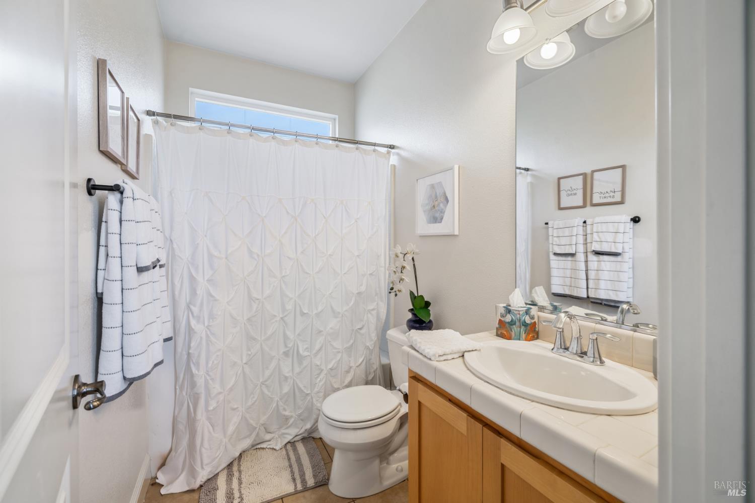 Detail Gallery Image 15 of 27 For 2409 Van Patter Dr, Santa Rosa,  CA 95403 - 3 Beds | 2/1 Baths