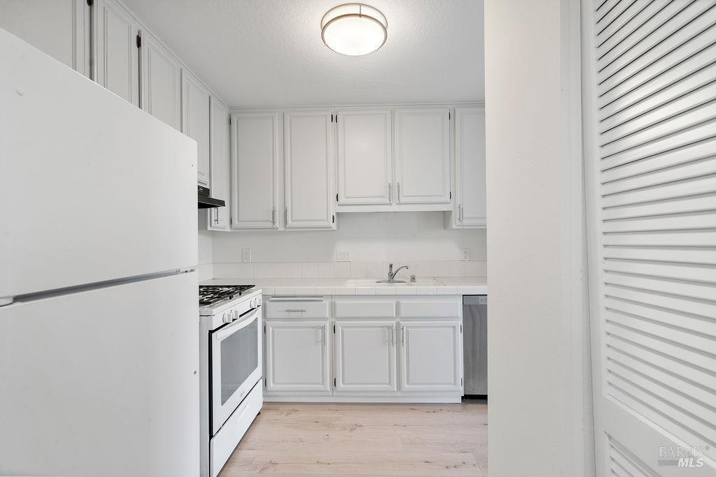 Detail Gallery Image 13 of 40 For 705 Hermes Unkn #5,  Hercules,  CA 94547 - 3 Beds | 2/1 Baths