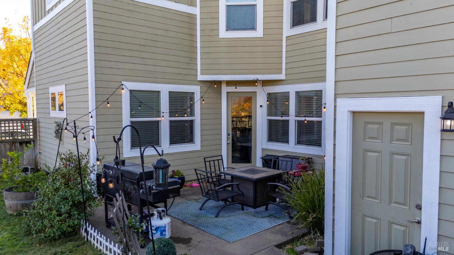 Detail Gallery Image 21 of 27 For 2409 Van Patter Dr, Santa Rosa,  CA 95403 - 3 Beds | 2/1 Baths