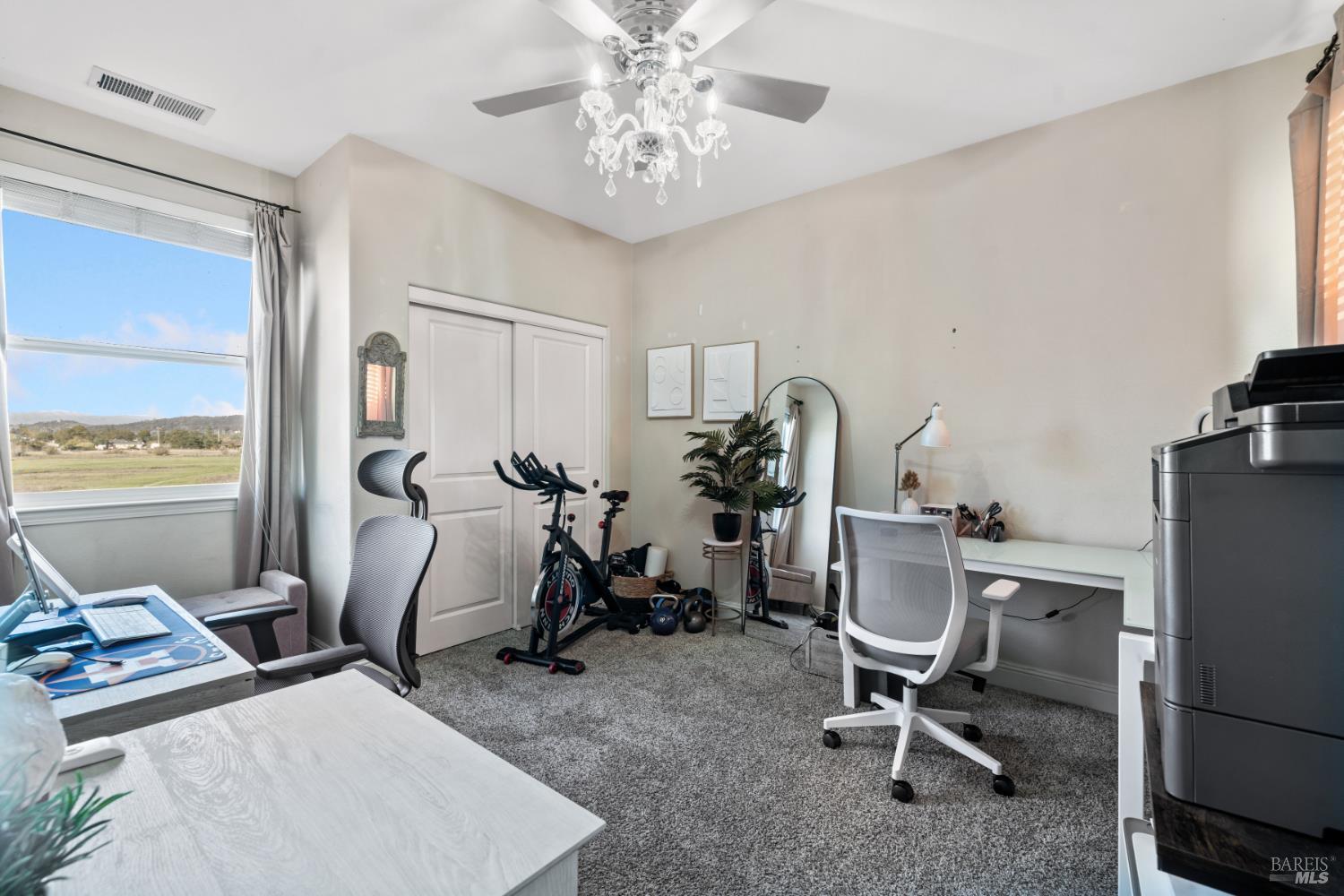 Detail Gallery Image 16 of 27 For 2409 Van Patter Dr, Santa Rosa,  CA 95403 - 3 Beds | 2/1 Baths