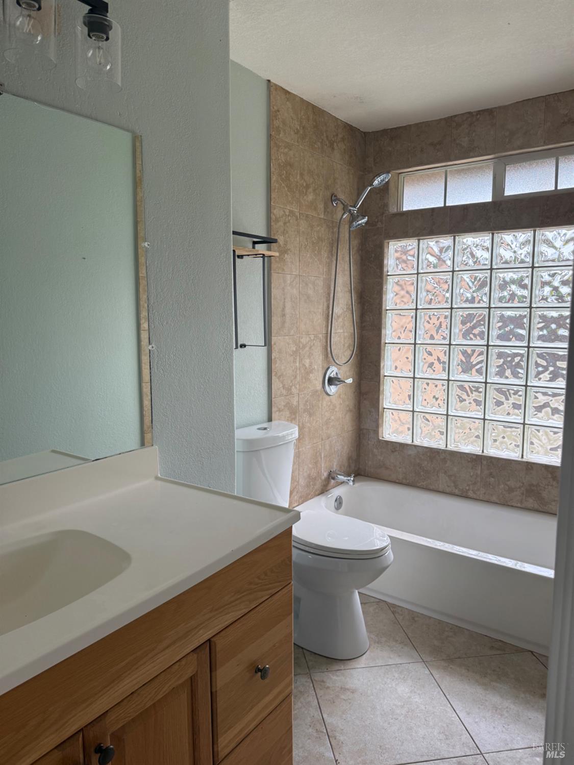 Detail Gallery Image 13 of 17 For 1858 Barbour Dr, Fairfield,  CA 94534 - 3 Beds | 2 Baths