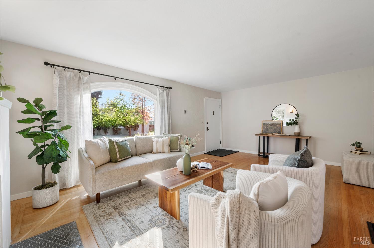 Detail Gallery Image 8 of 63 For 1612 Spruce St, Napa,  CA 94559 - 4 Beds | 3 Baths