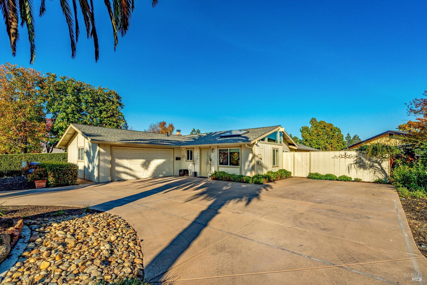 Detail Gallery Image 10 of 73 For 790 La Salle Way, Napa,  CA 94559 - 3 Beds | 2 Baths