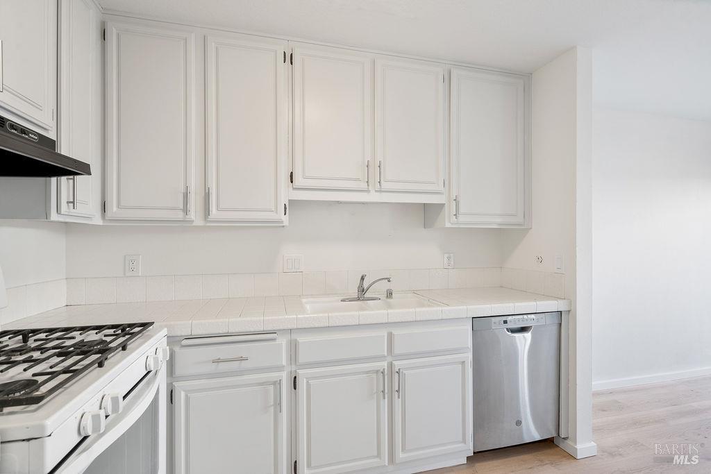 Detail Gallery Image 14 of 40 For 705 Hermes Unkn #5,  Hercules,  CA 94547 - 3 Beds | 2/1 Baths