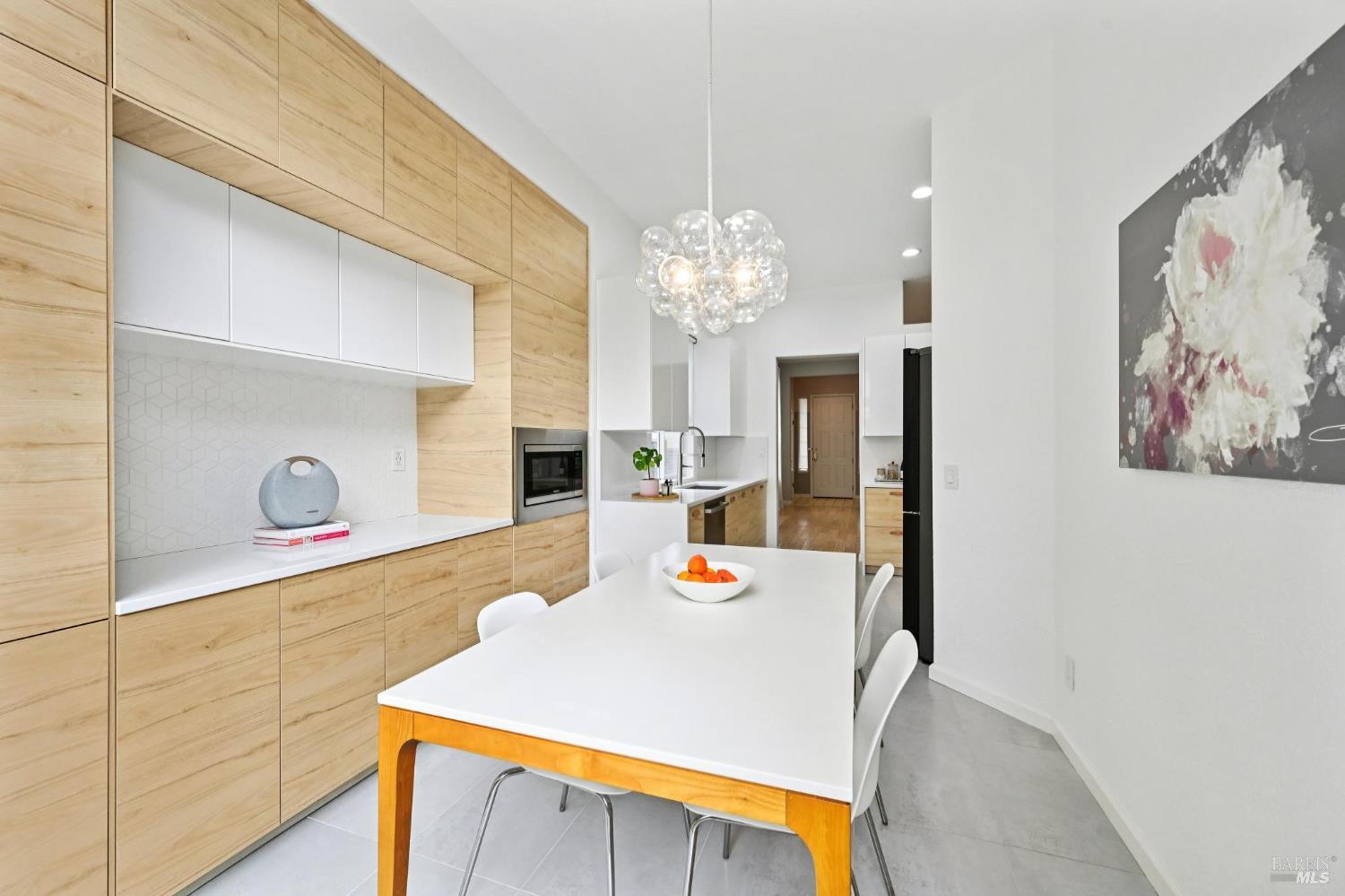 Detail Gallery Image 17 of 38 For 5509 Rainbow Cir, Santa Rosa,  CA 95409 - 3 Beds | 2 Baths