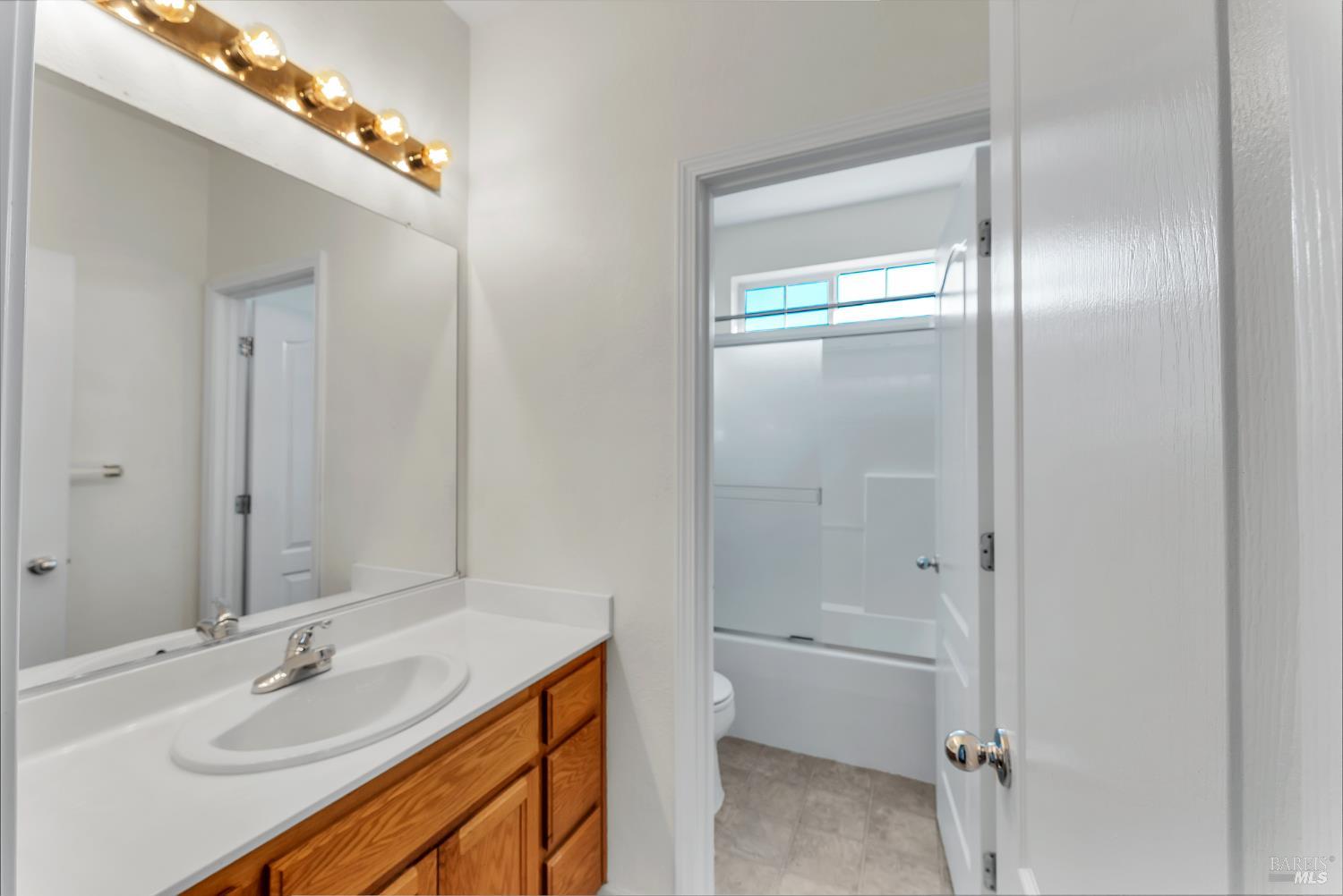 Detail Gallery Image 22 of 28 For 1571 Tommy Ln, Fairfield,  CA 94533 - 4 Beds | 2/1 Baths